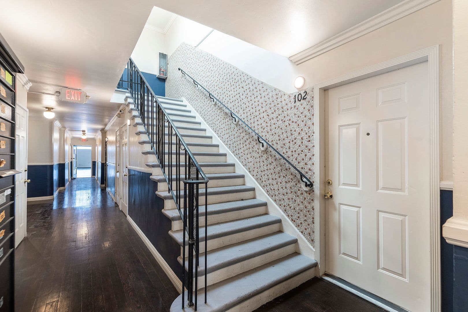 Los Angeles Apartment: 750 S Normandie Avenue