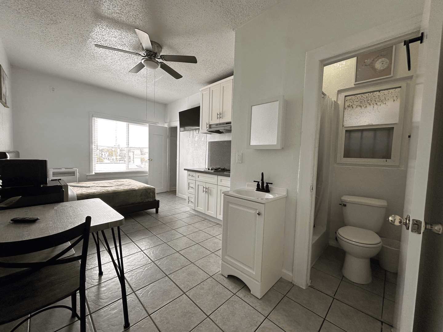 Los Angeles Apartment: 5117-5123 S Avalon Boulevard