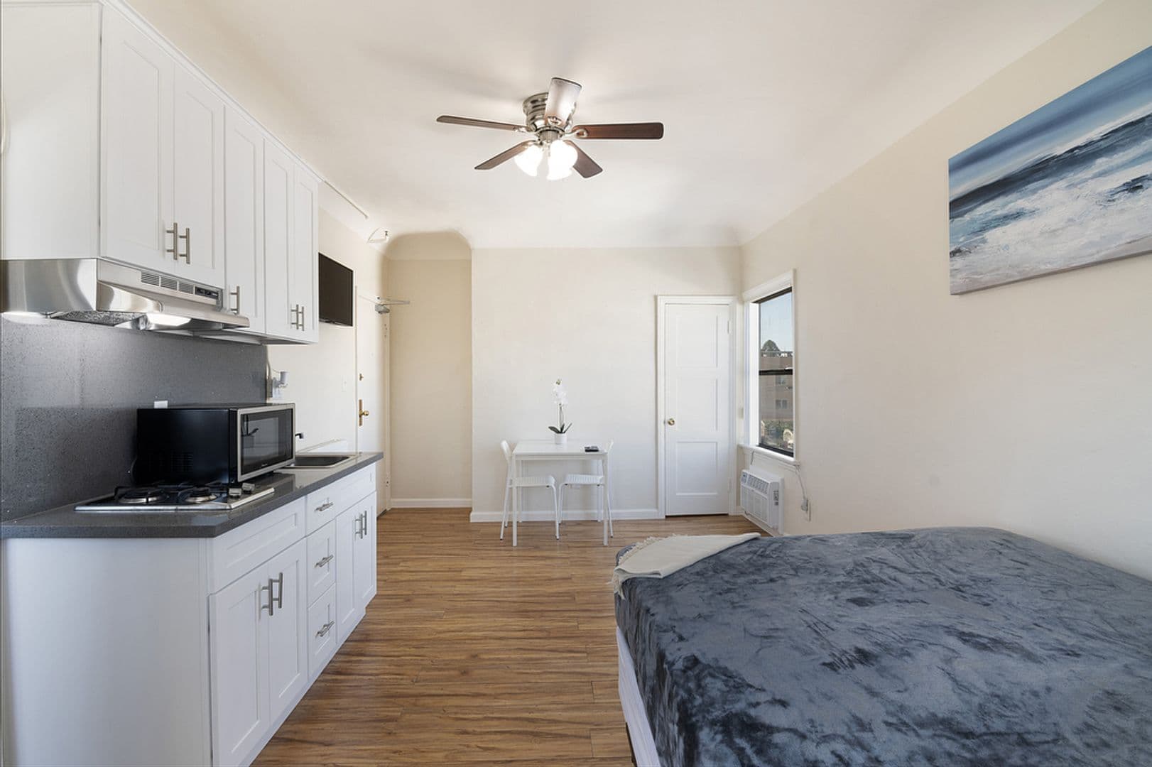 Los Angeles Apartment: 725 S Alvarado Street
