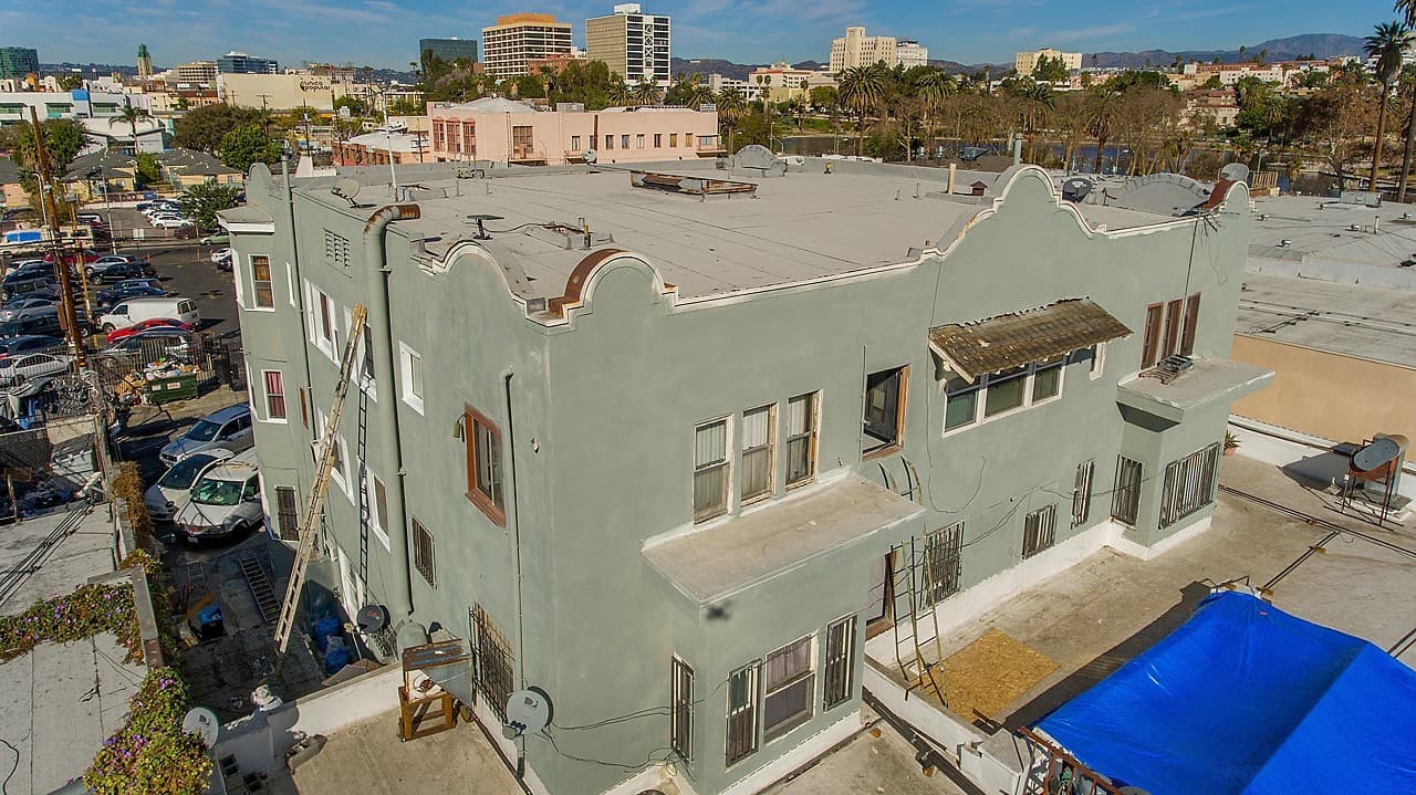 Los Angeles Apartment: 725 S Alvarado Street