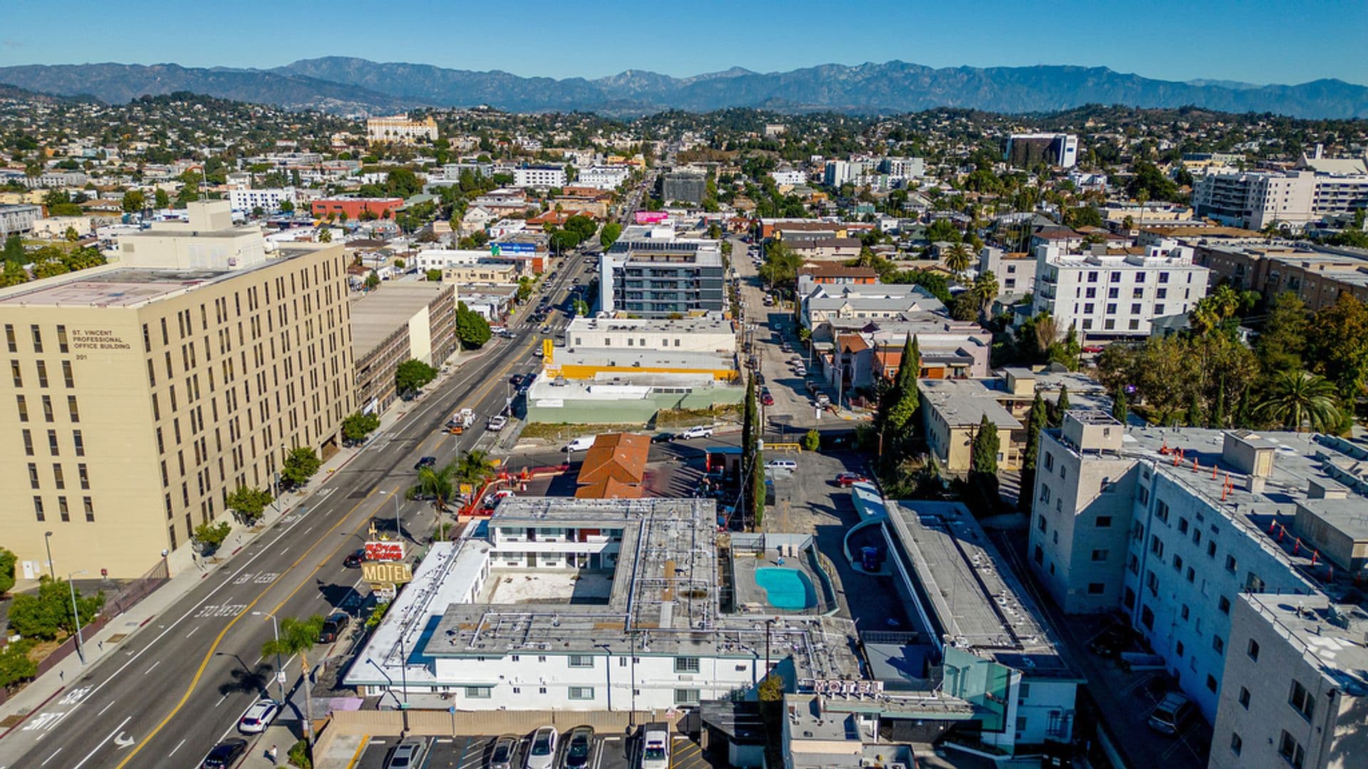 Los Angeles Apartment: 2025 W 3rd Street