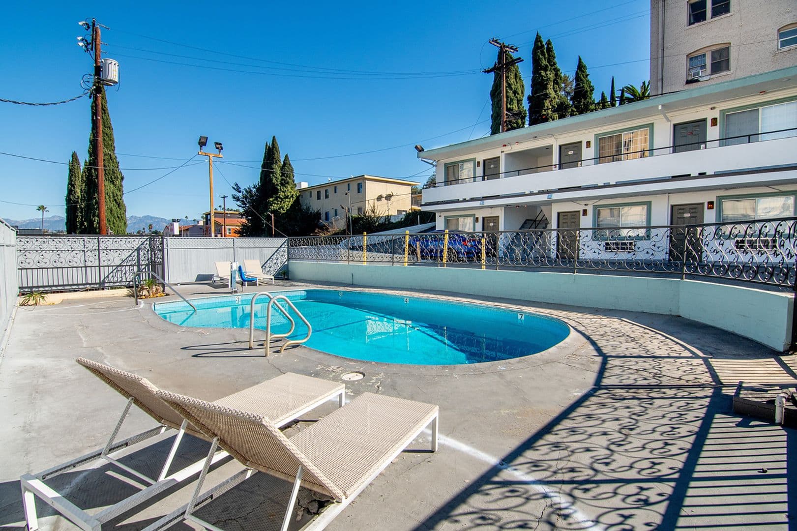Los Angeles Apartment: 2025 W 3rd Street