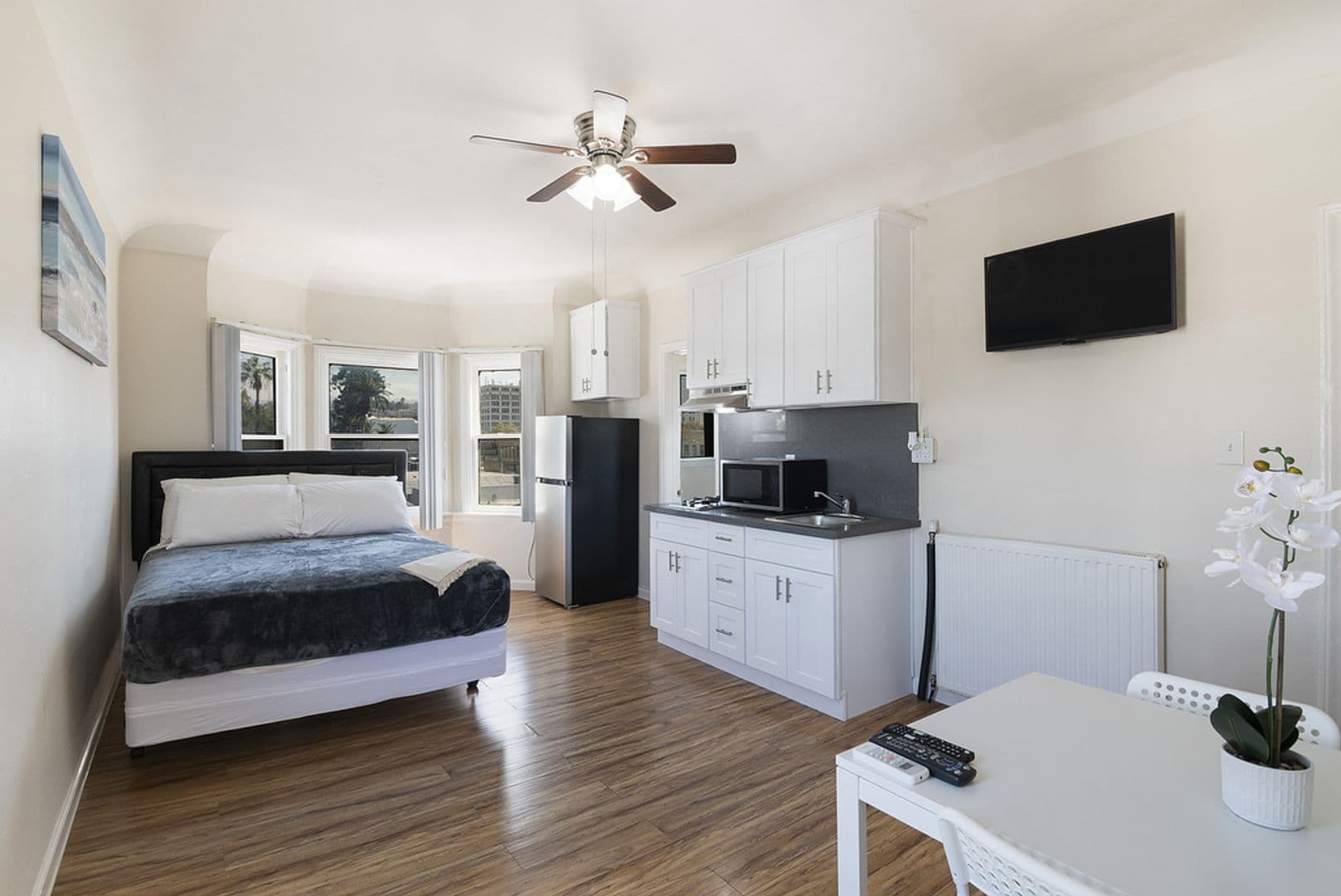 Los Angeles Apartment: 725 S Alvarado Street