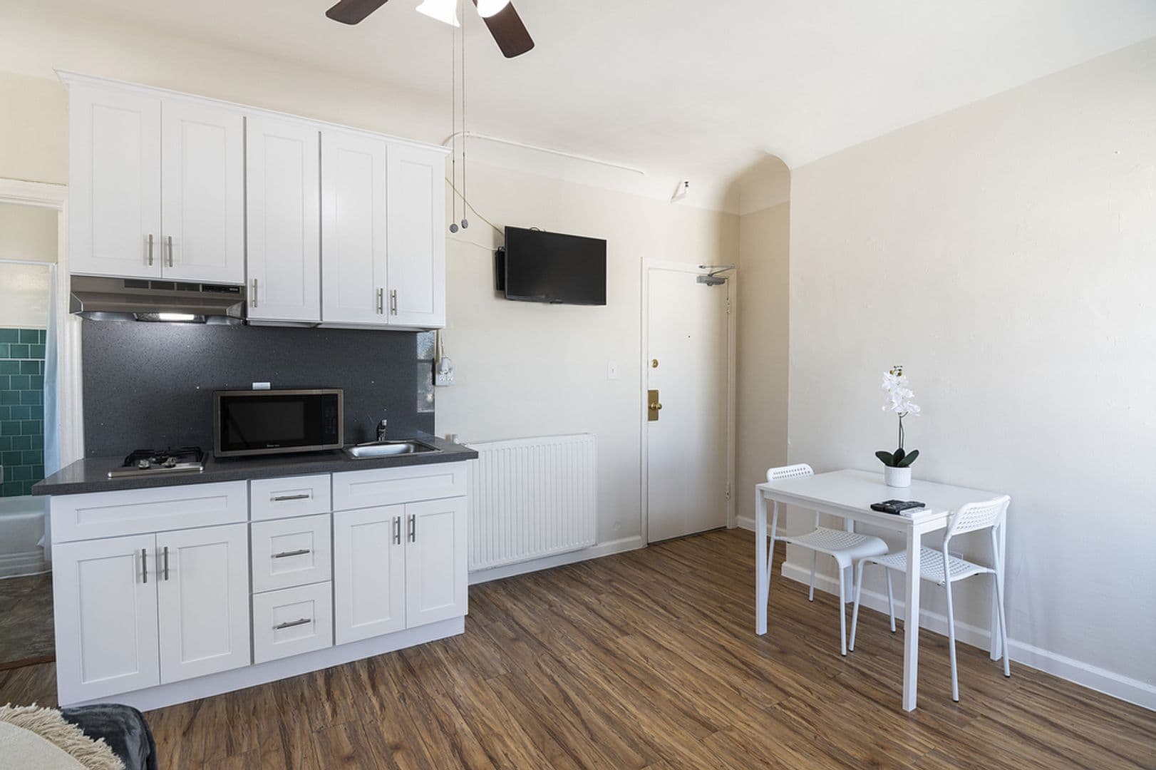 Los Angeles Apartment: 725 S Alvarado Street