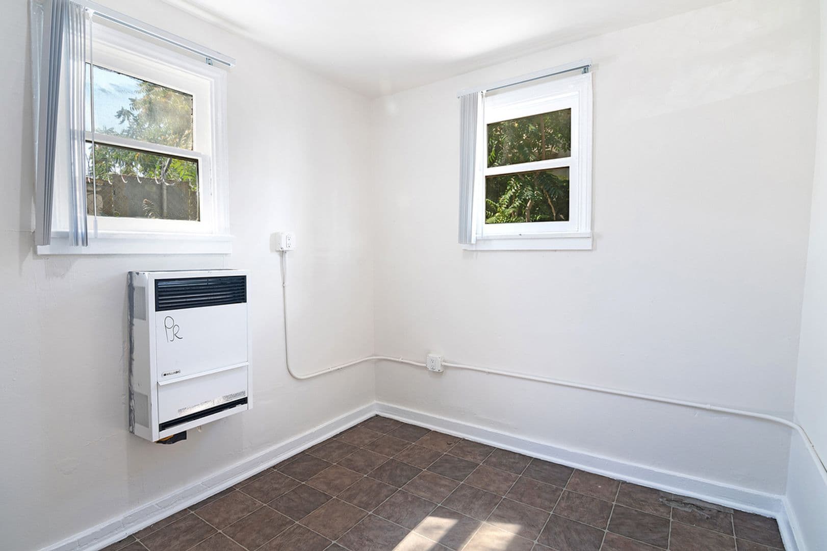 Los Angeles Apartment: 131 S Boyle Avenue