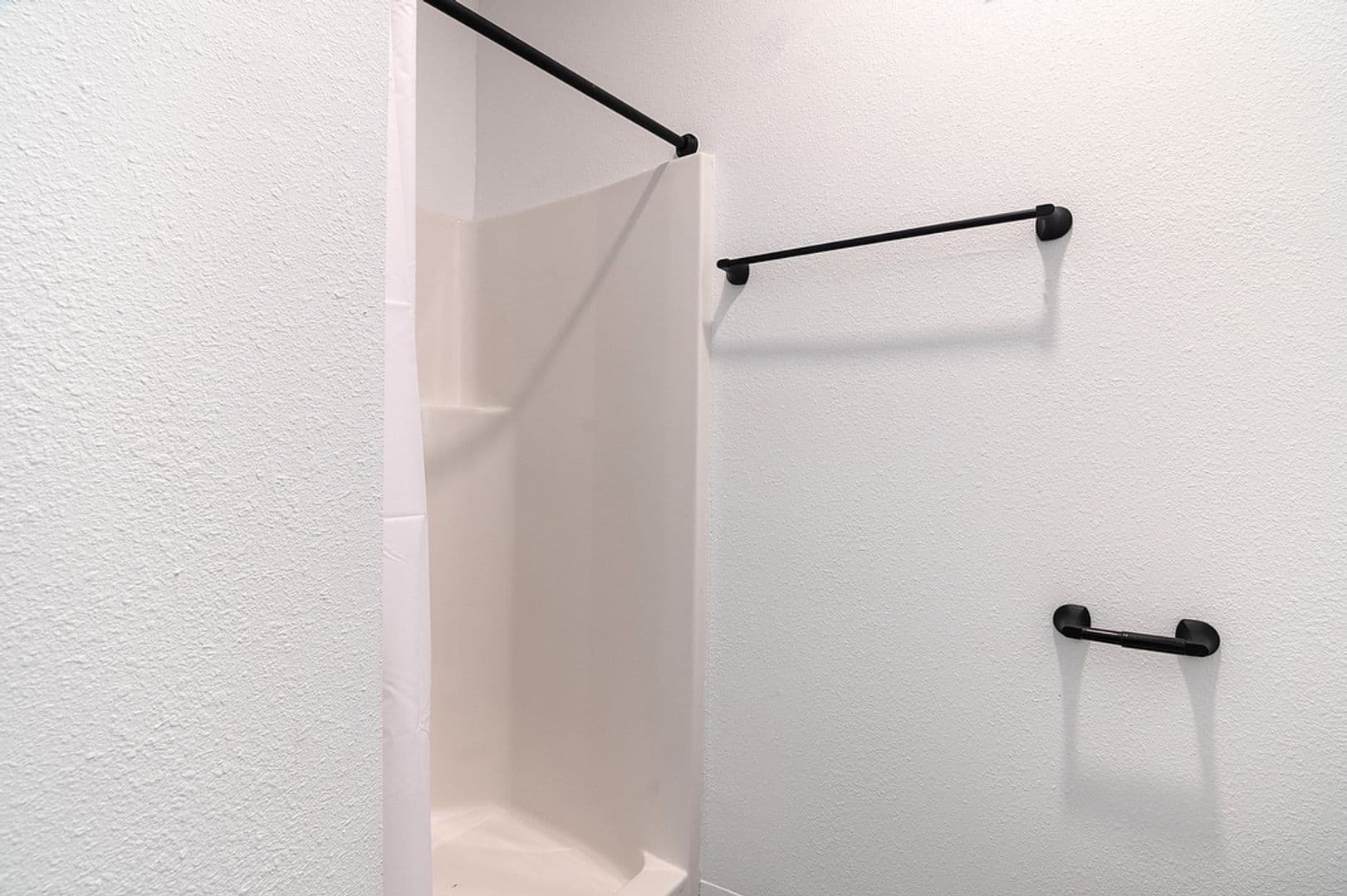 Los Angeles Apartment: 440 E 27th Street