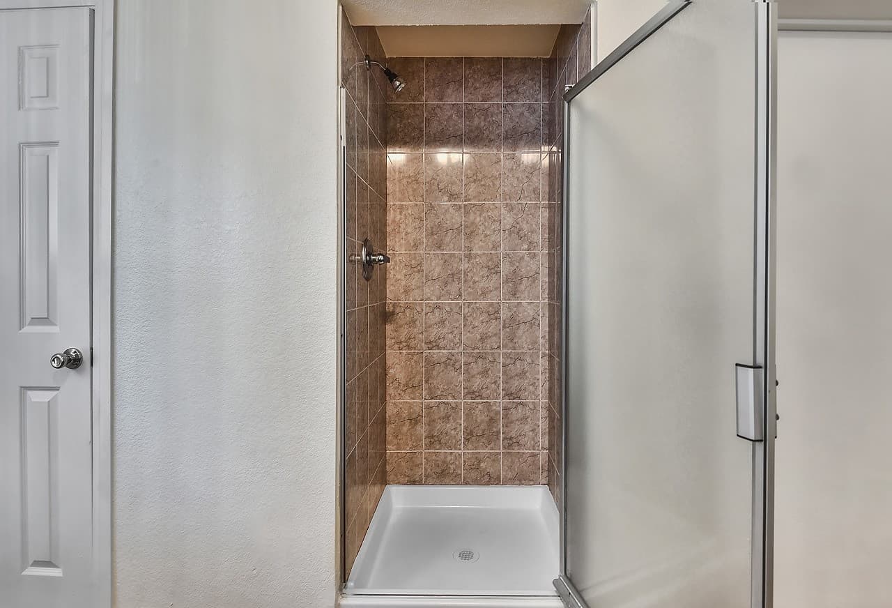 Los Angeles Apartment: 150 N Soto Street
