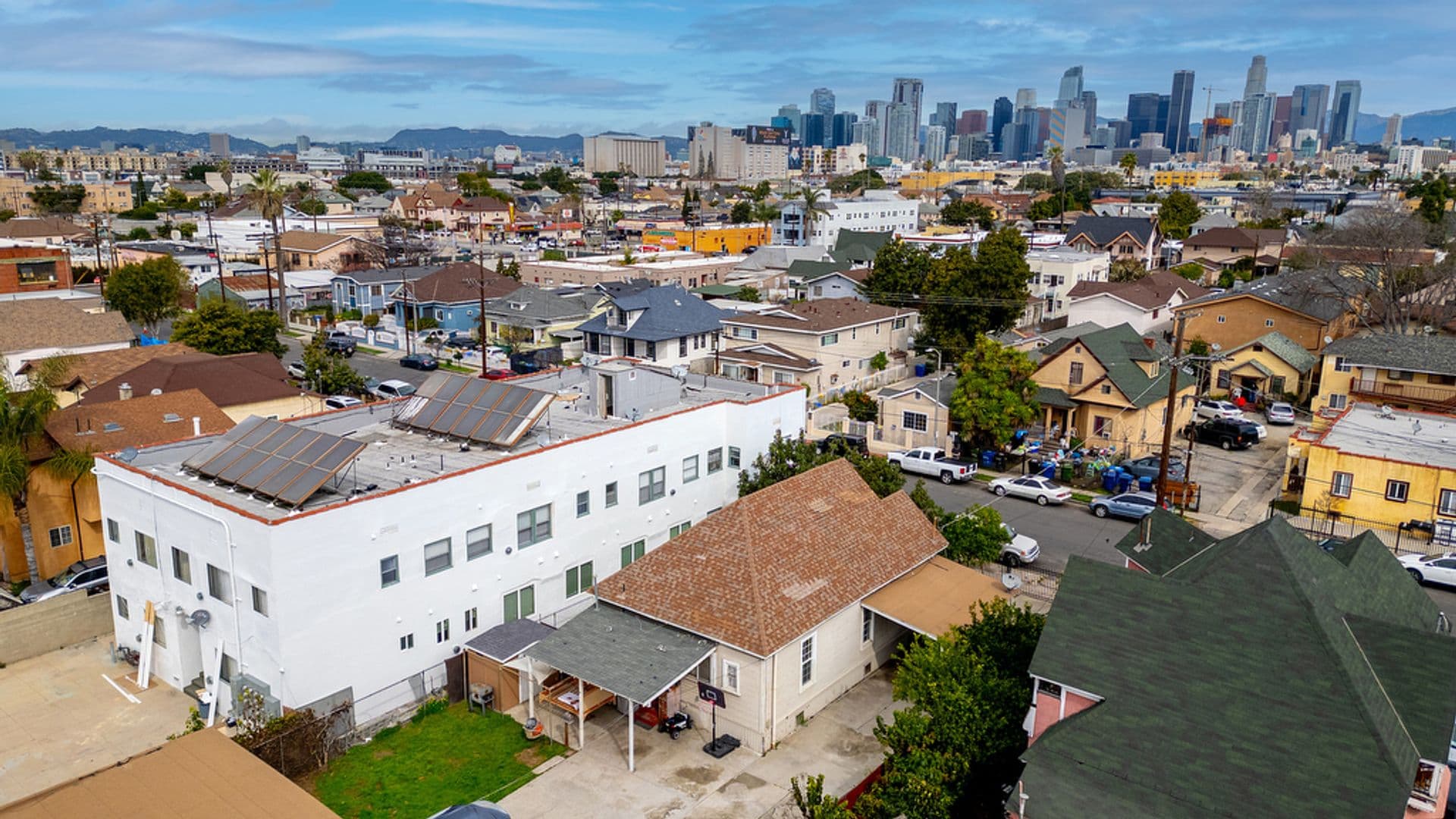 Los Angeles Apartment: 440 E 27th Street