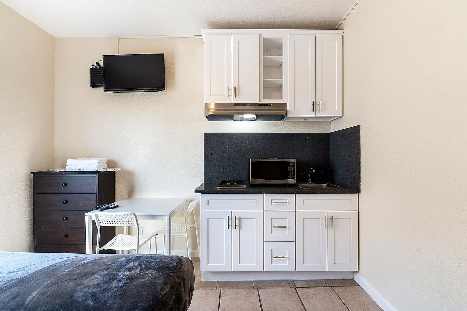 Los Angeles Apartment: 5117-5123 S Avalon Boulevard