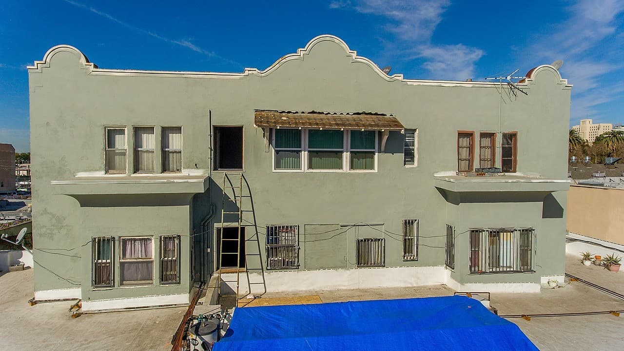 Los Angeles Apartment: 725 S Alvarado Street