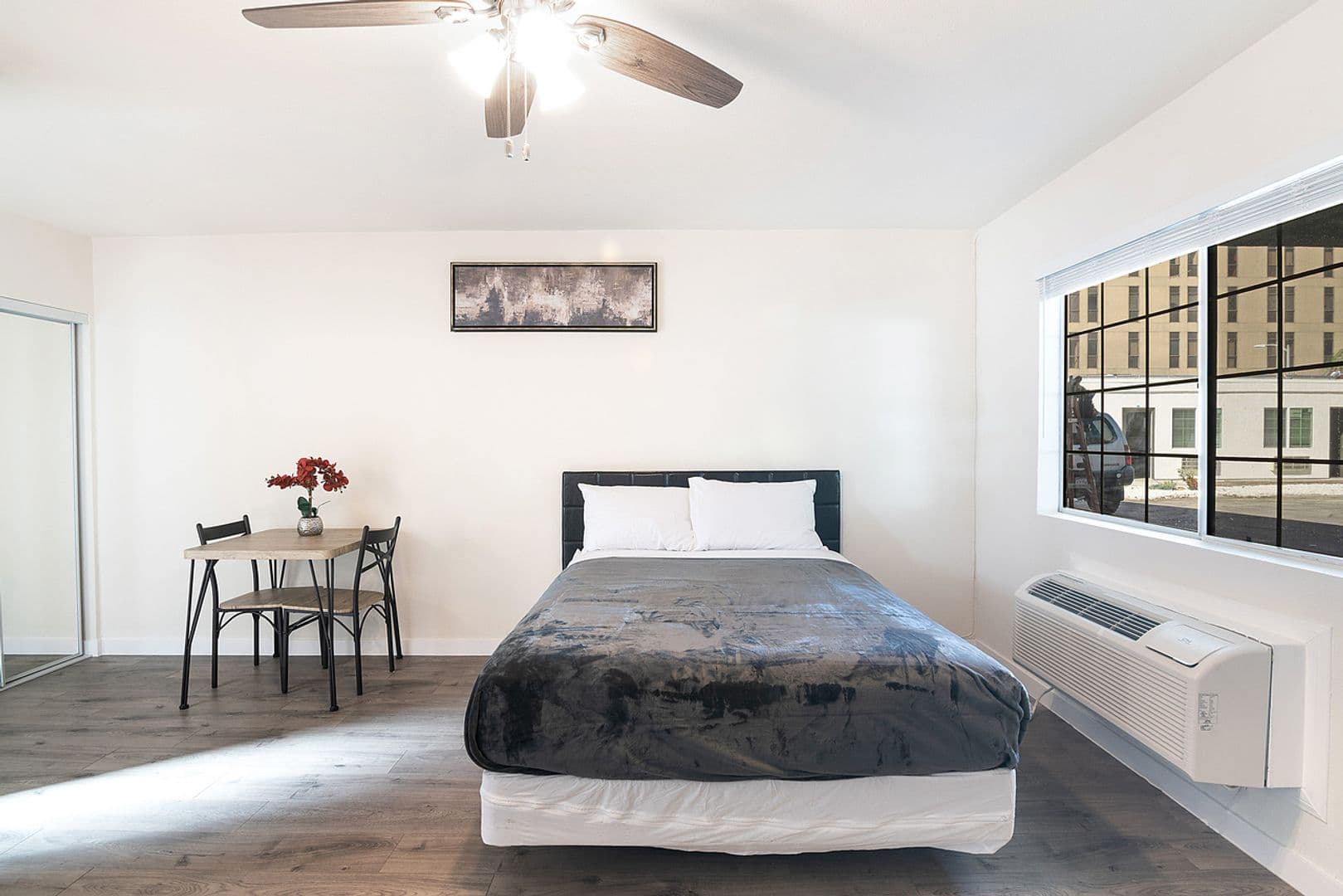 Los Angeles Apartment: 2025 W 3rd Street