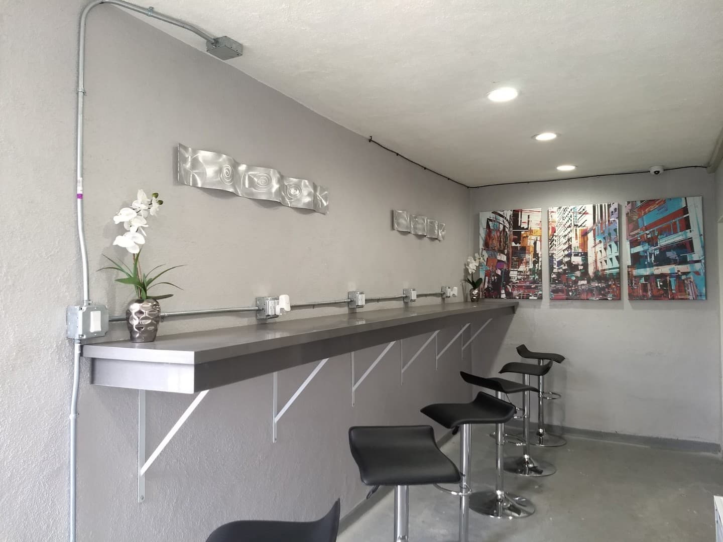 Los Angeles Apartment: 4905 W Adams Blvd