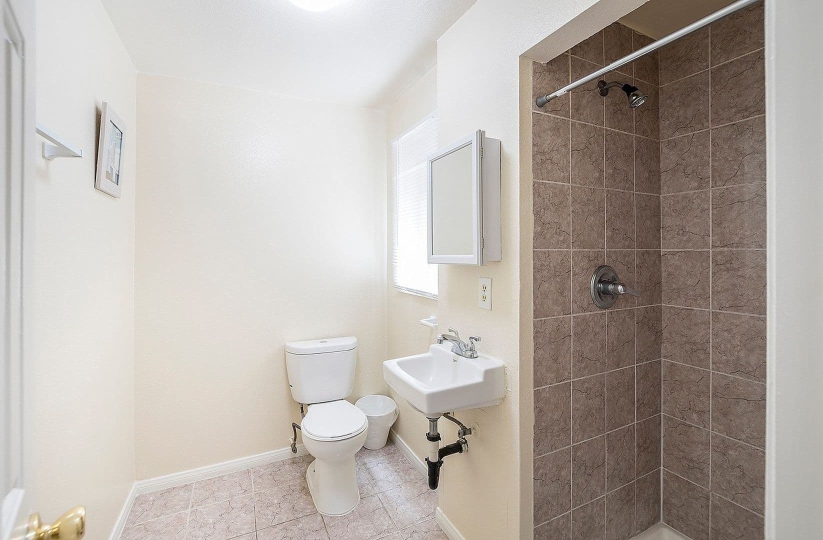 Los Angeles Apartment: 150 N Soto Street