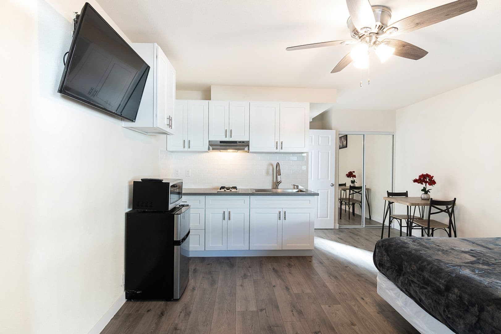 Los Angeles Apartment: 2025 W 3rd Street