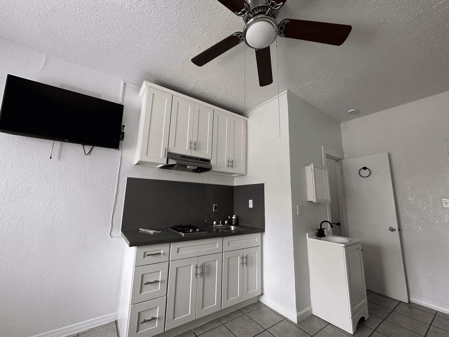 Los Angeles Apartment: 5117-5123 S Avalon Boulevard