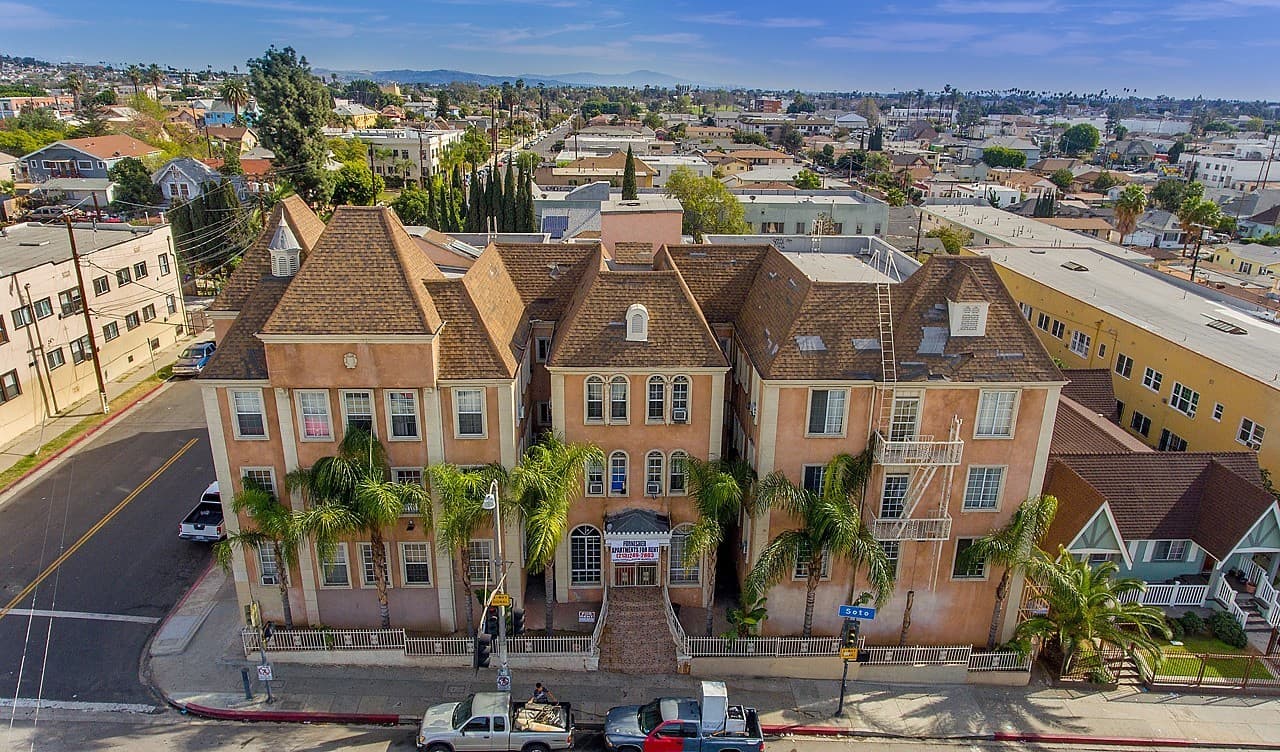 Los Angeles Apartment: 150 N Soto Street