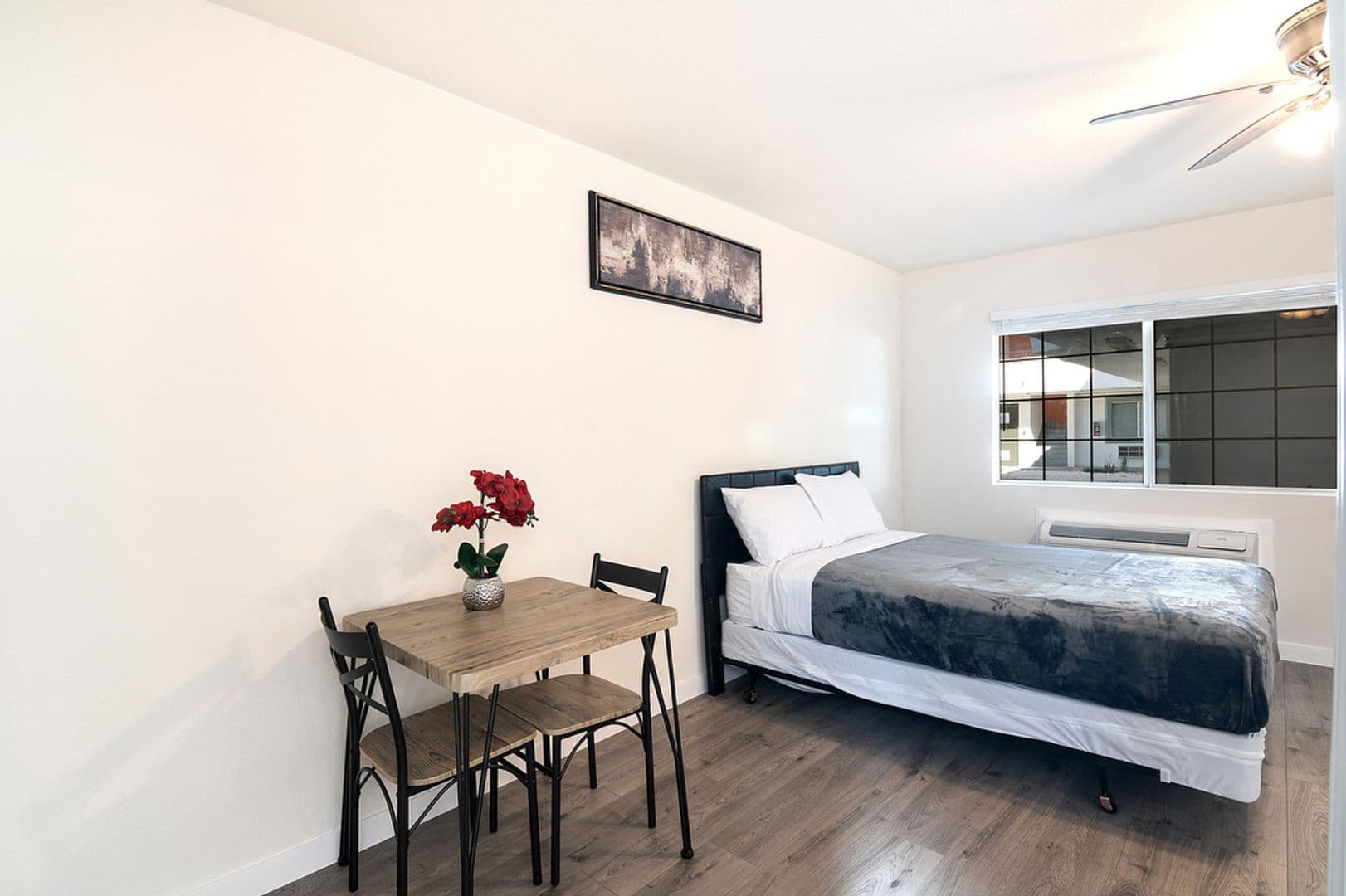 Los Angeles Apartment: 2025 W 3rd Street