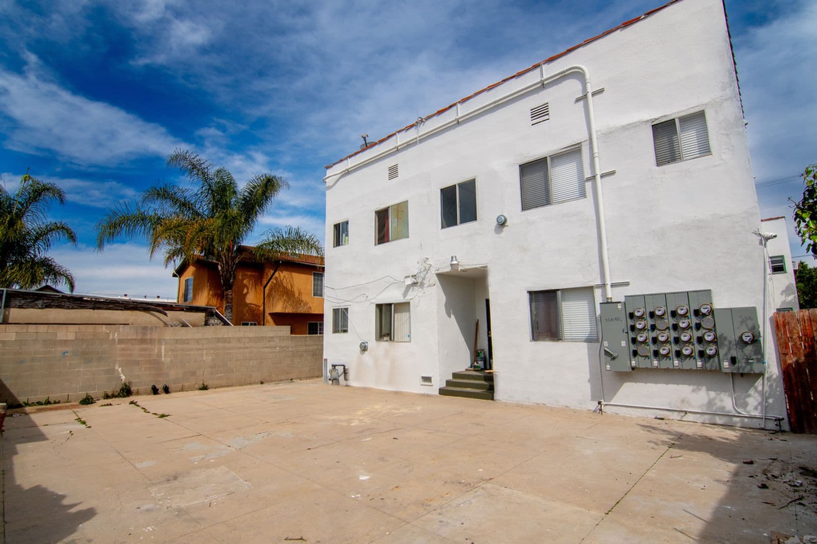 Los Angeles Apartment: 440 E 27th Street