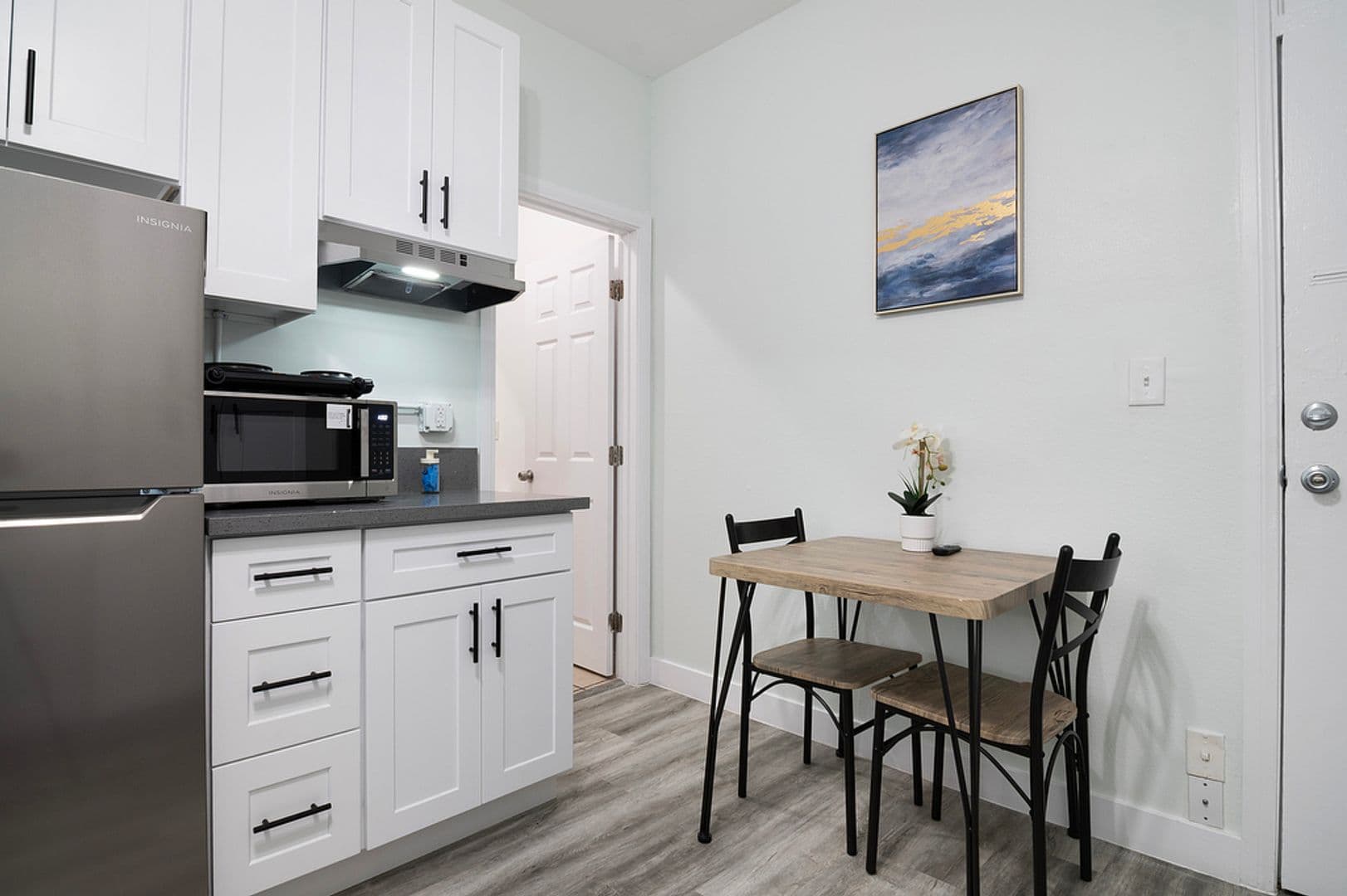 Los Angeles Apartment: 323 N Soto Street