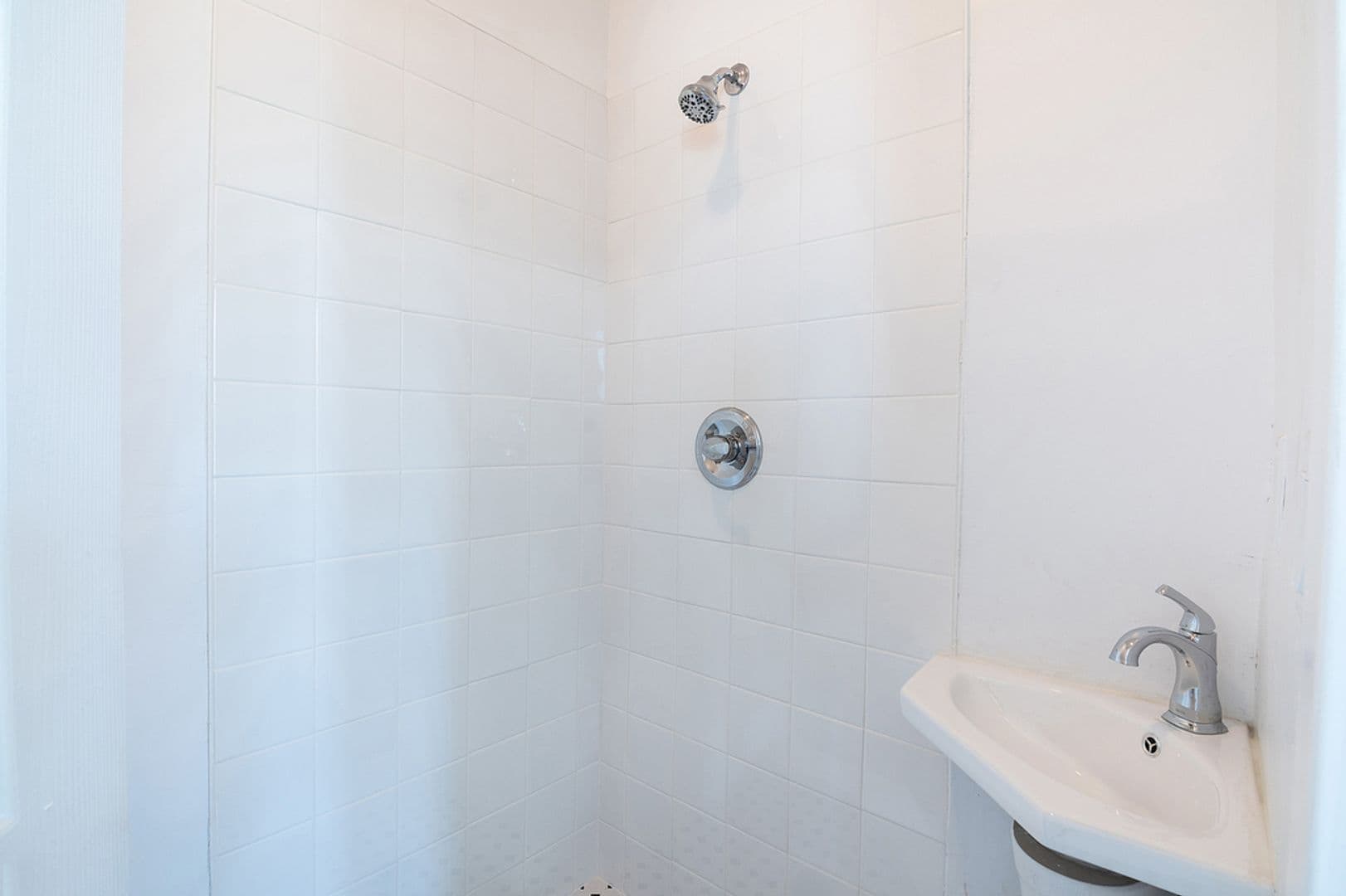 Los Angeles Apartment: 131 S Boyle Avenue
