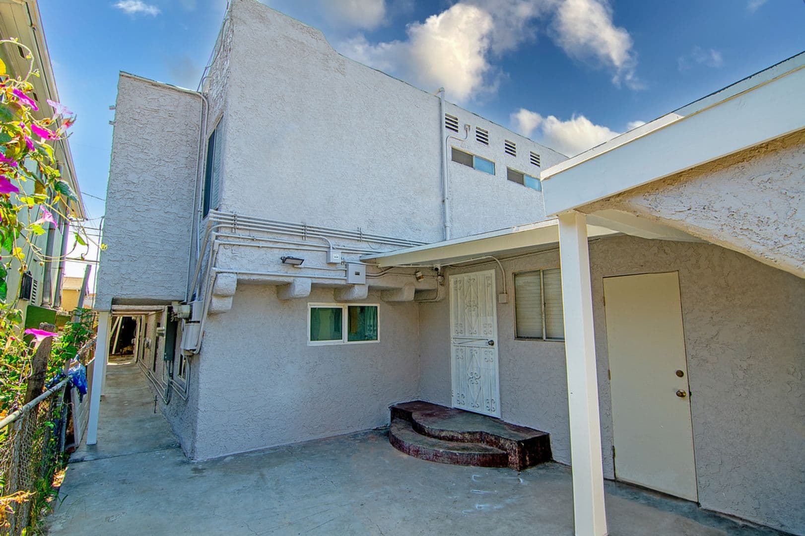 East Los Angeles Apartment: 930-932 Fraser Avenue