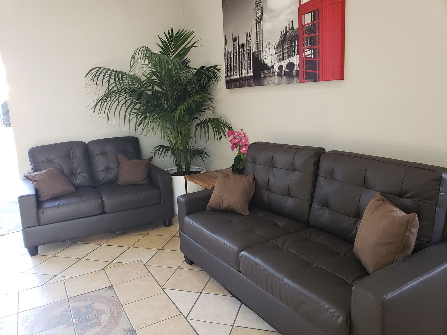Los Angeles Apartment: 4905 W Adams Blvd