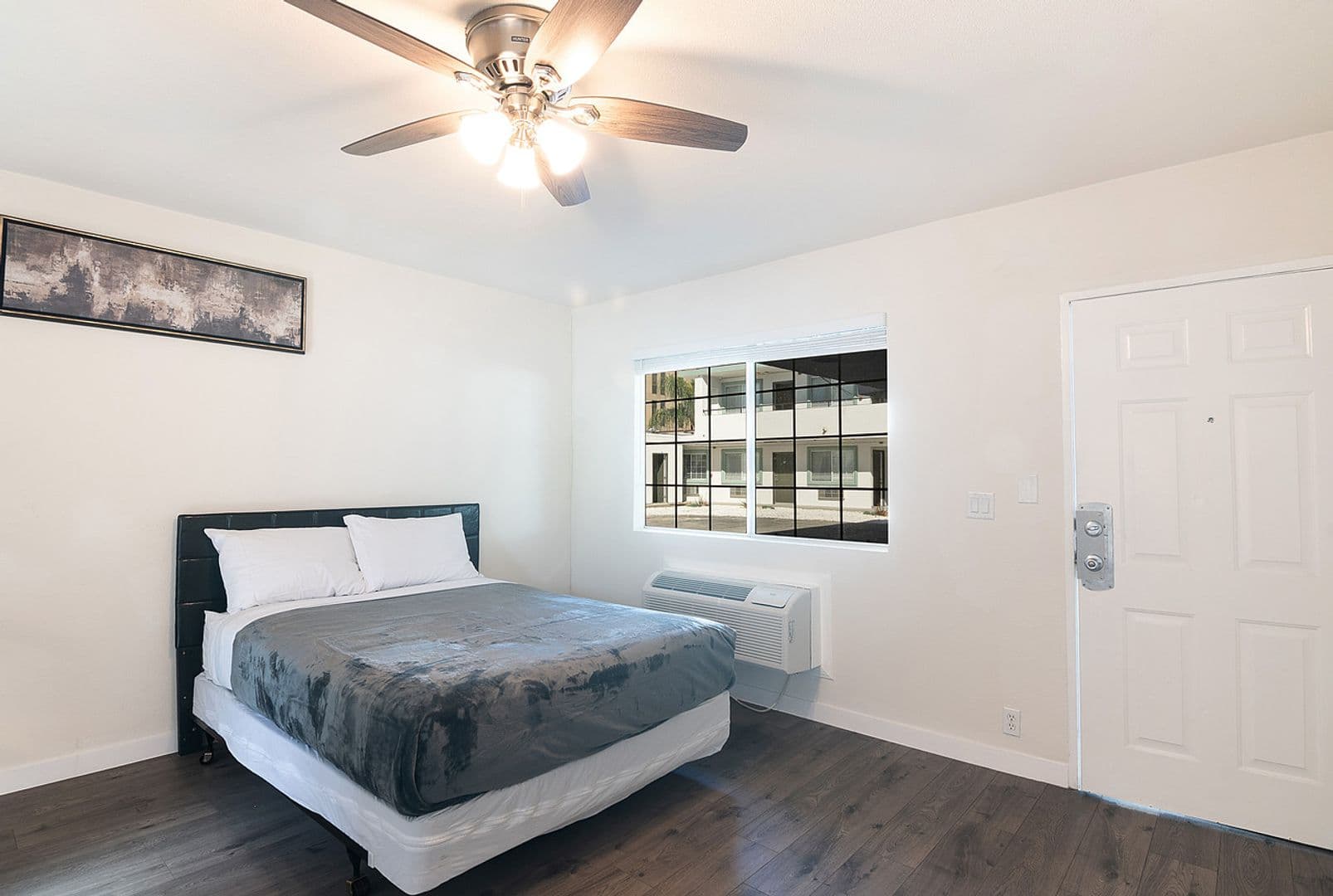 Los Angeles Apartment: 2025 W 3rd Street