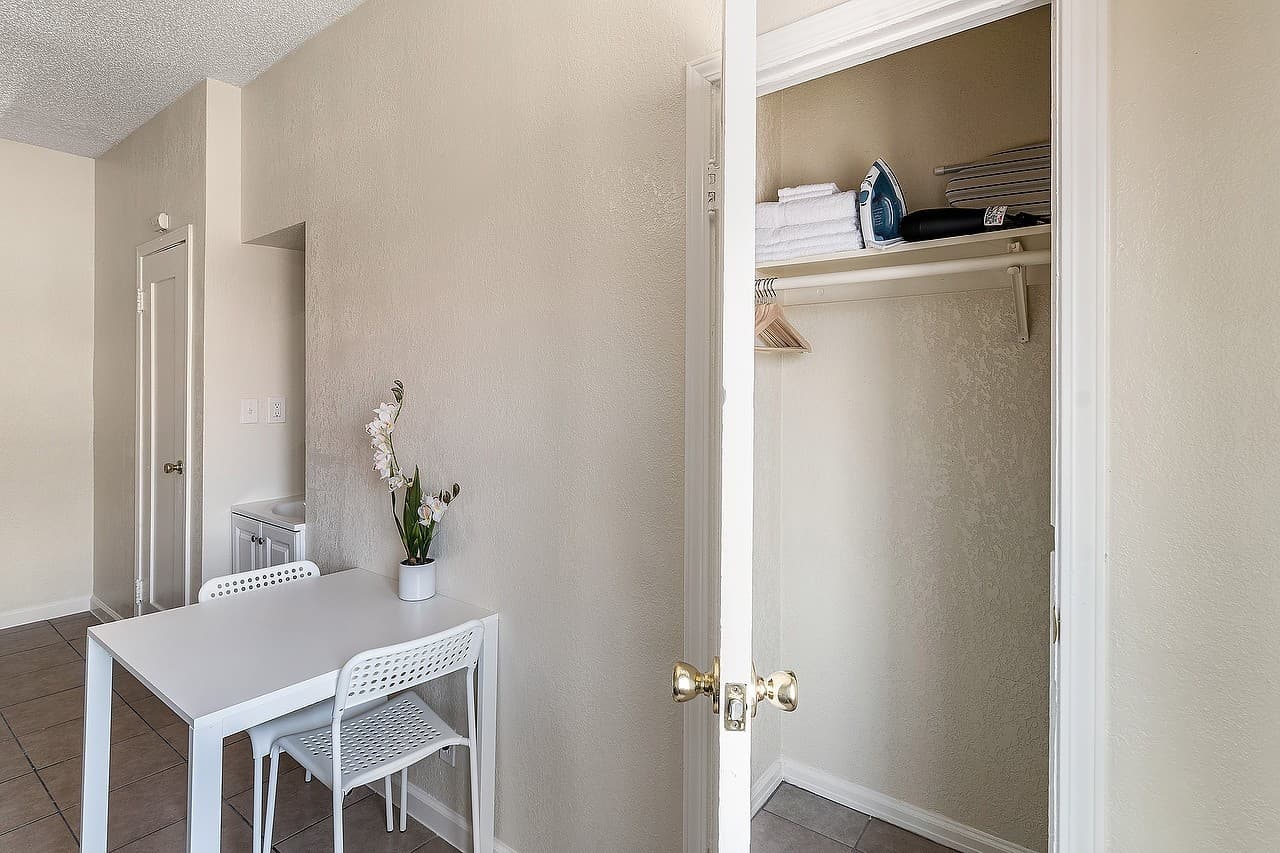 Los Angeles Apartment: 5117-5123 S Avalon Boulevard