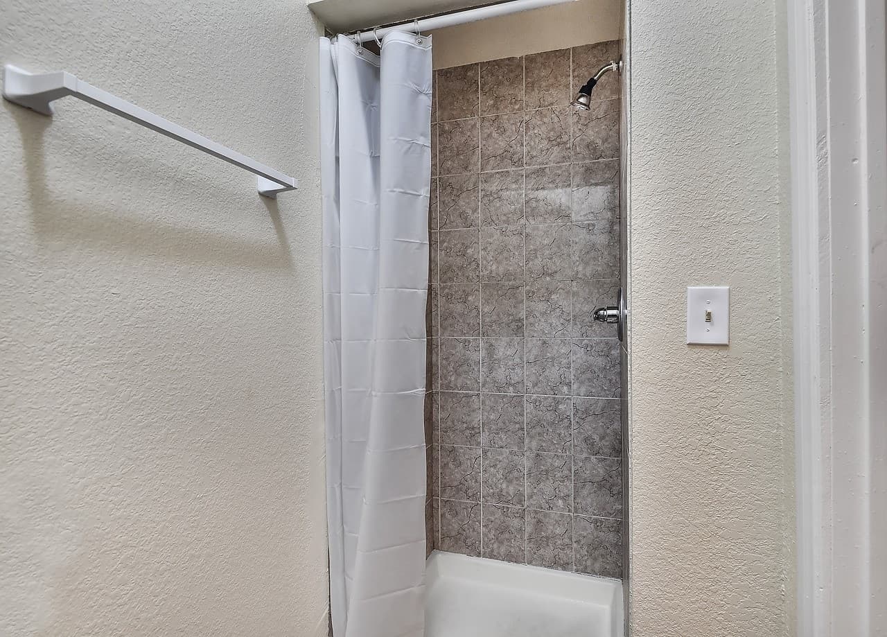 Los Angeles Apartment: 150 N Soto Street