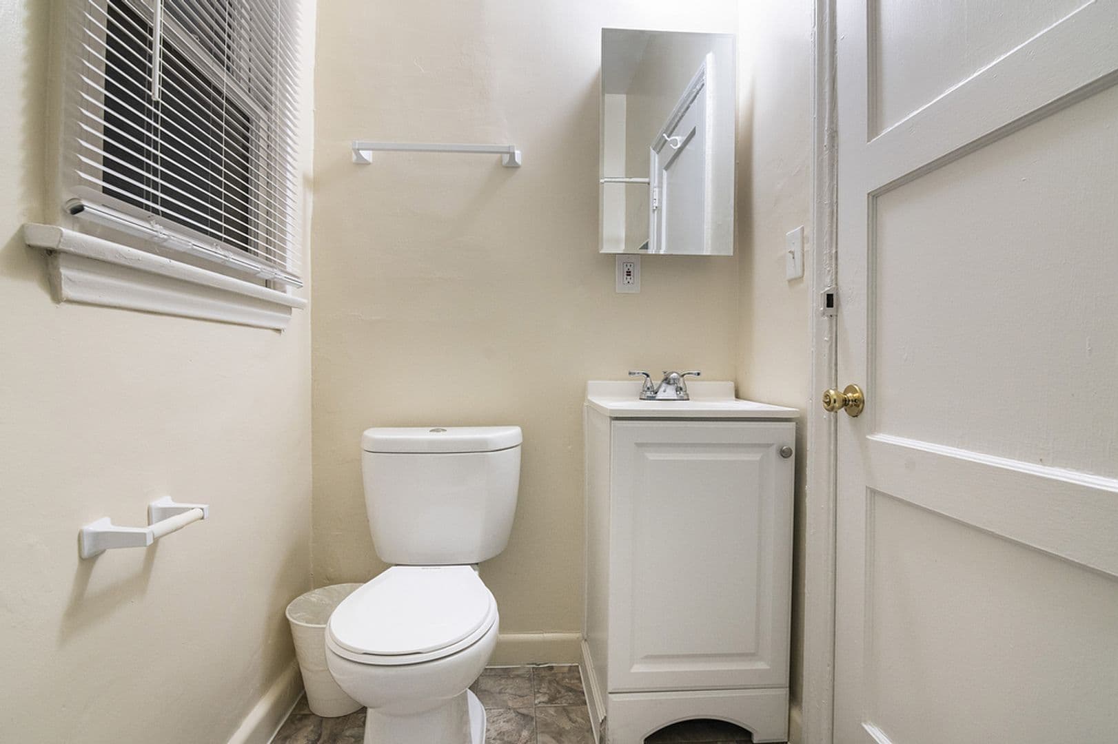 Los Angeles Apartment: 725 S Alvarado Street