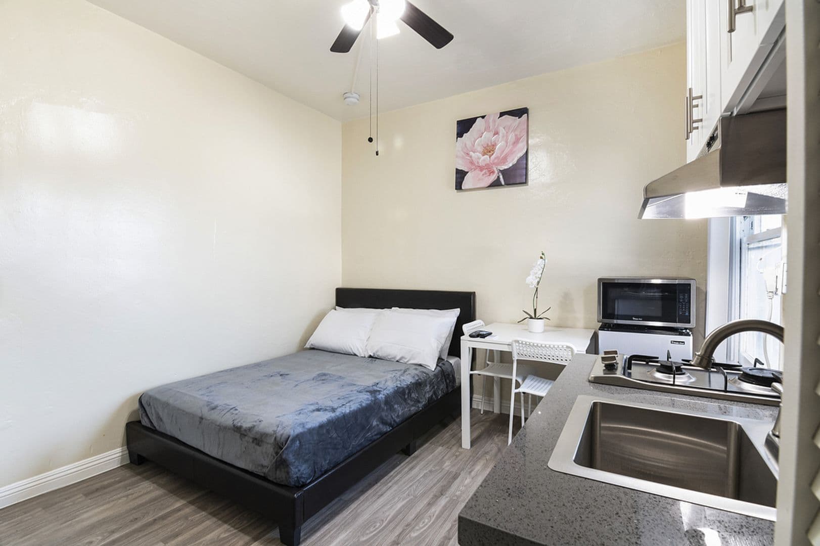 Los Angeles Apartment: 725 S Alvarado Street