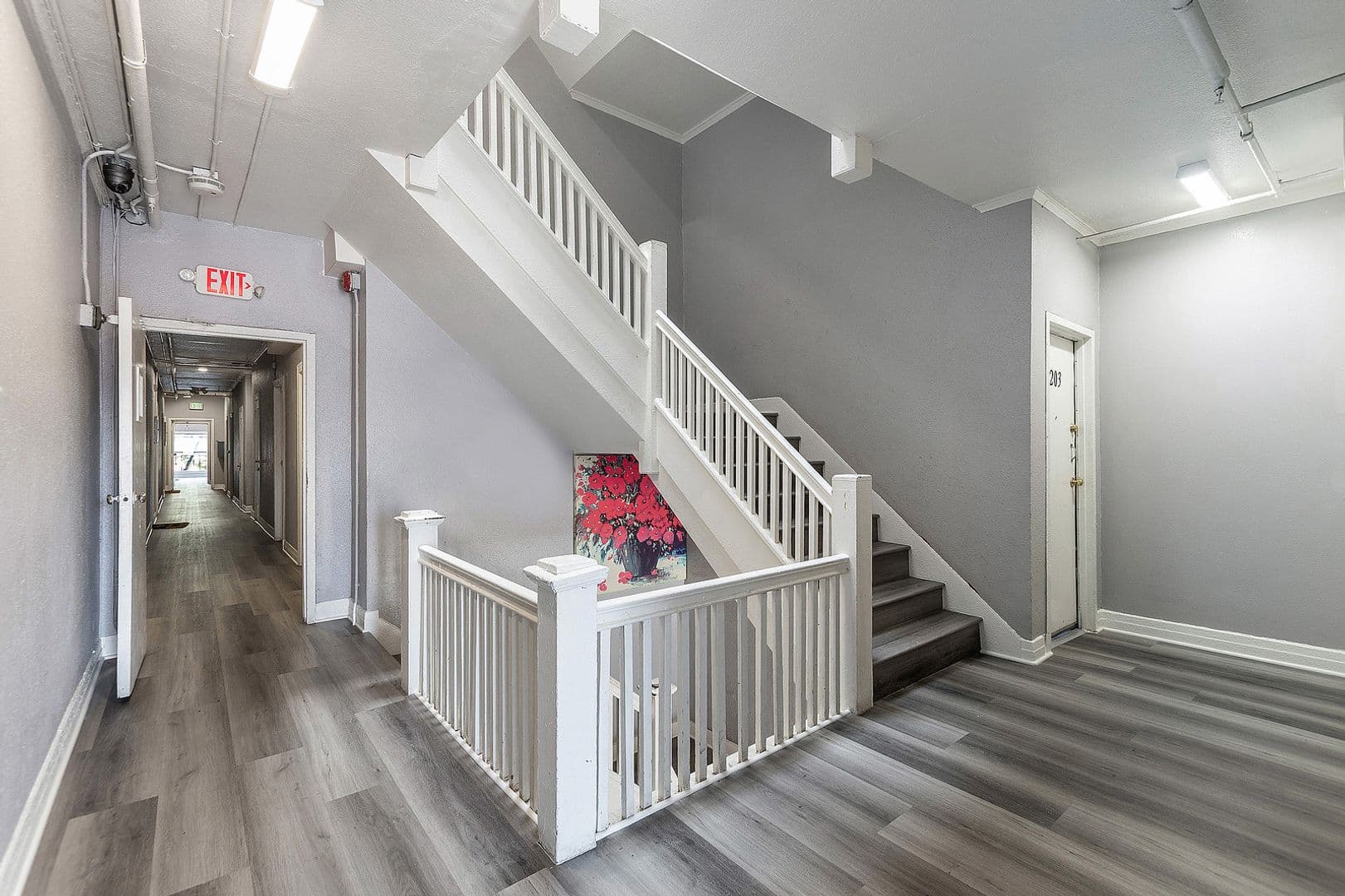 Los Angeles Apartment: 907 W. 17th St.