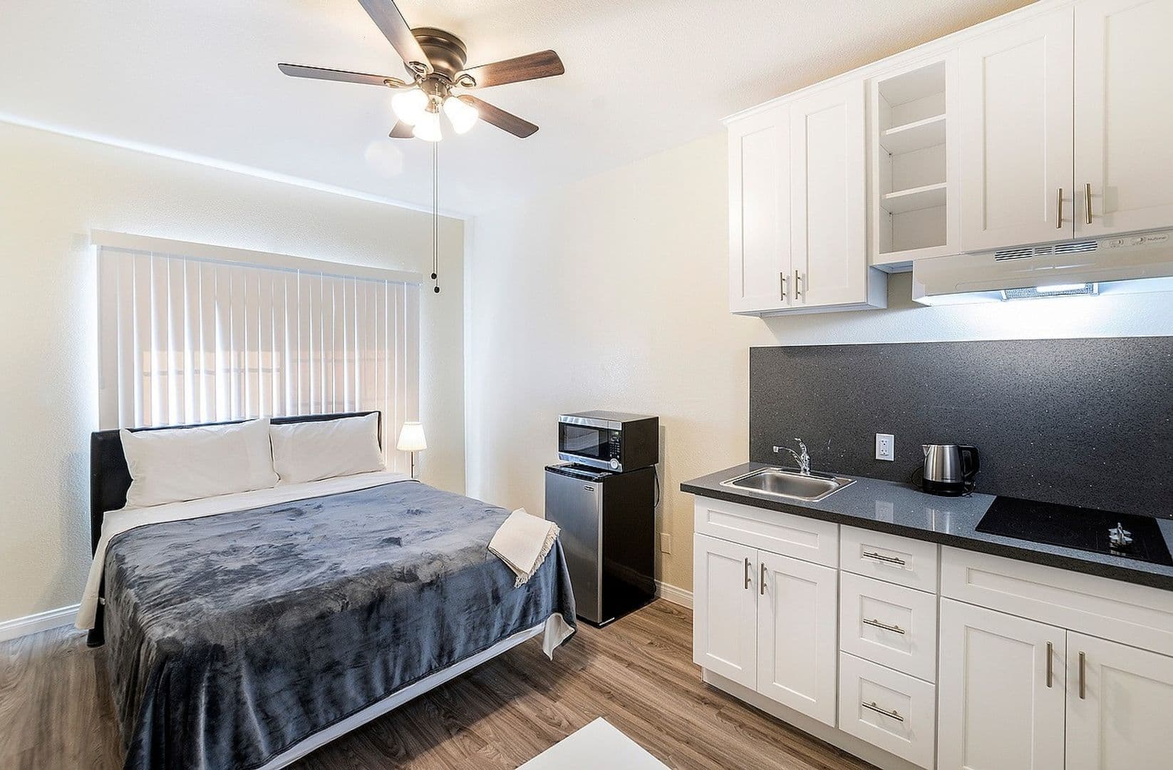 Los Angeles Apartment: 150 N Soto Street
