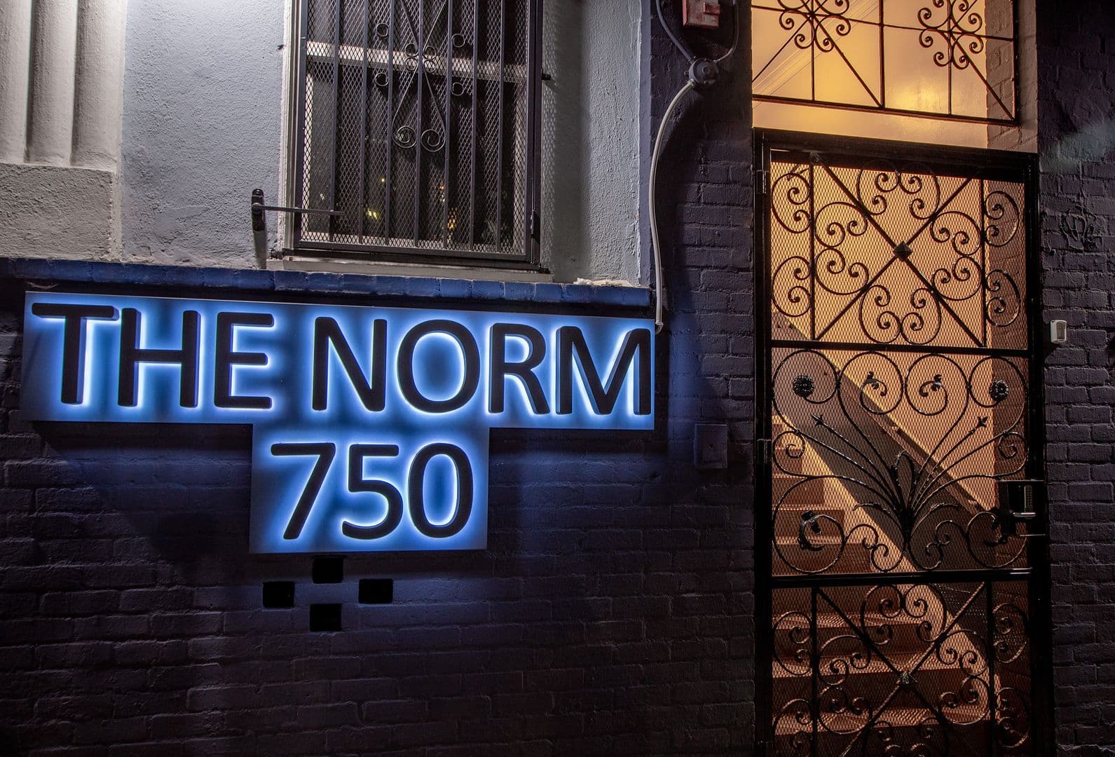 Los Angeles Apartment: 750 S Normandie Avenue