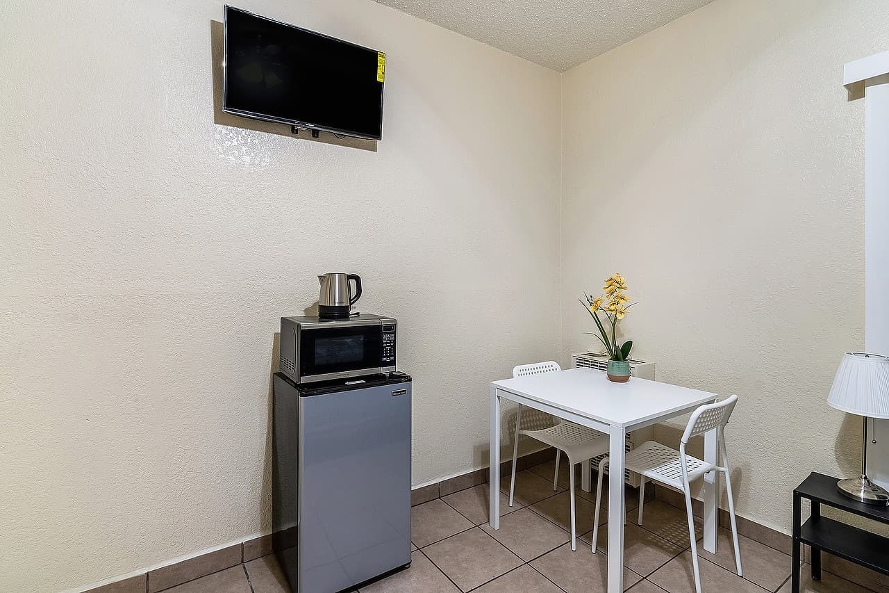 Los Angeles Apartment: 5117-5123 S Avalon Boulevard