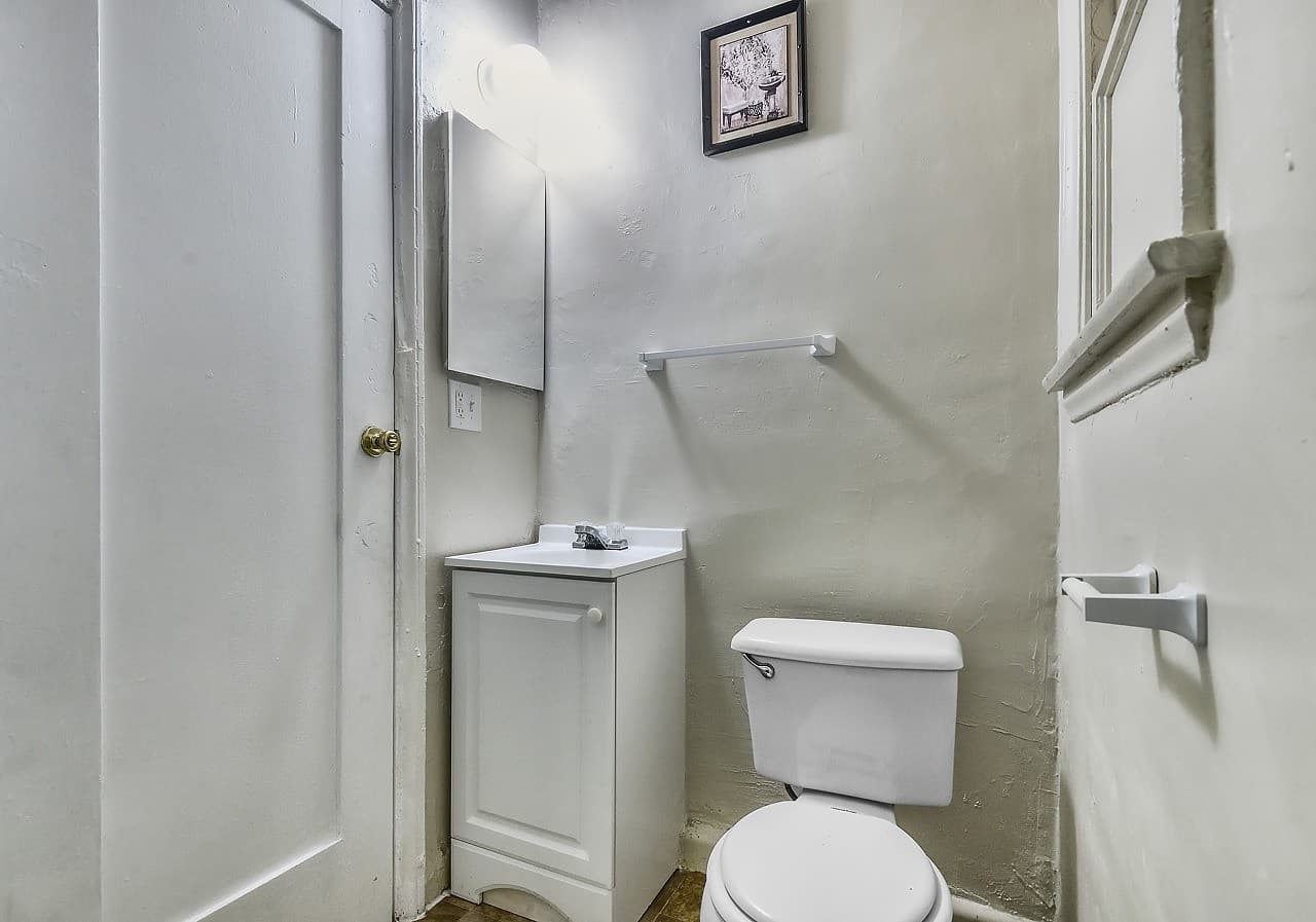Los Angeles Apartment: 725 S Alvarado Street