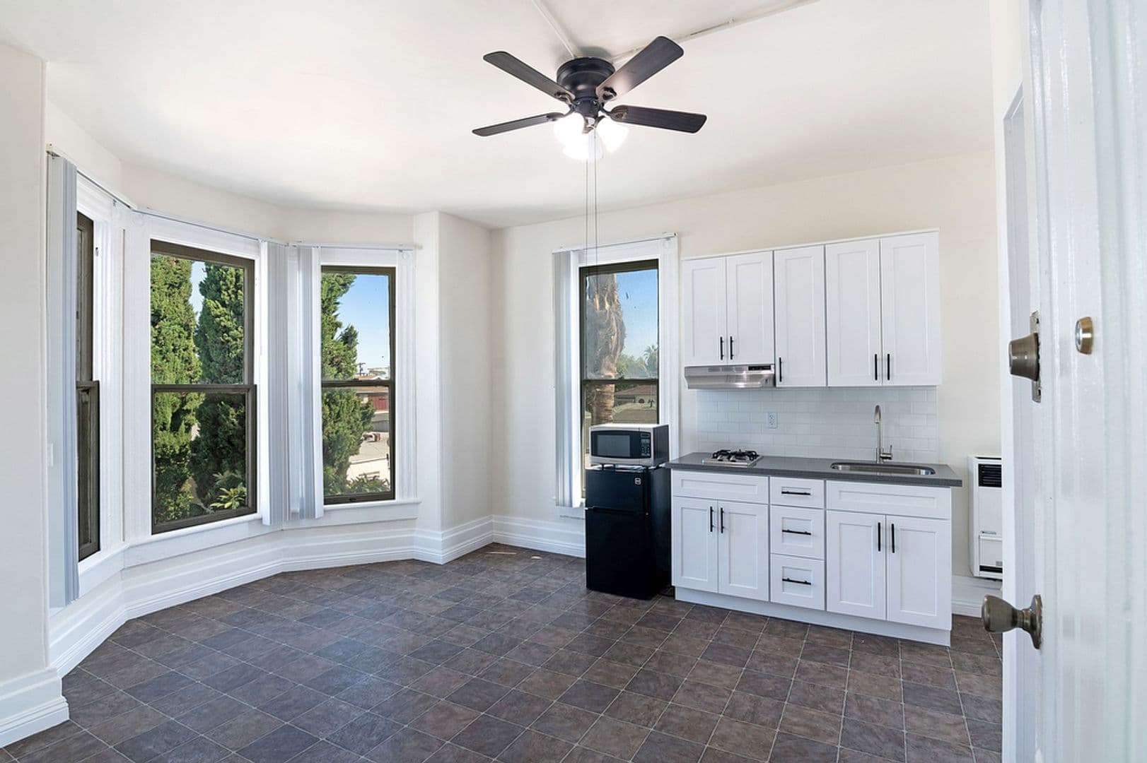 Los Angeles Apartment: 131 S Boyle Avenue