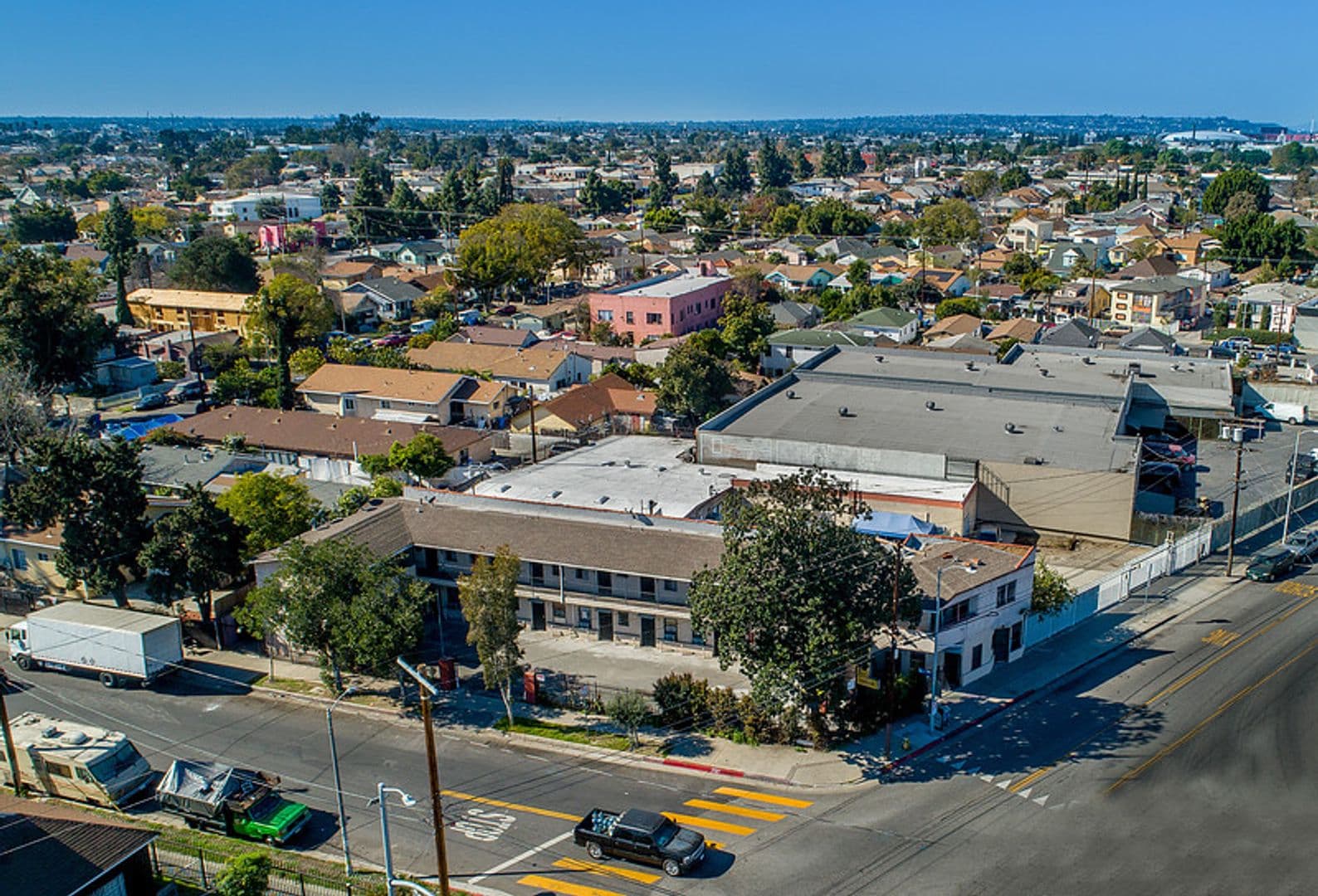 Los Angeles Apartment: 960 E Jefferson Blvd