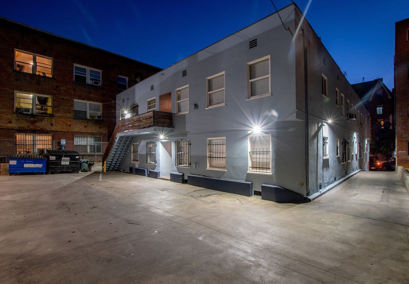 Los Angeles Apartment: 750 S Normandie Avenue