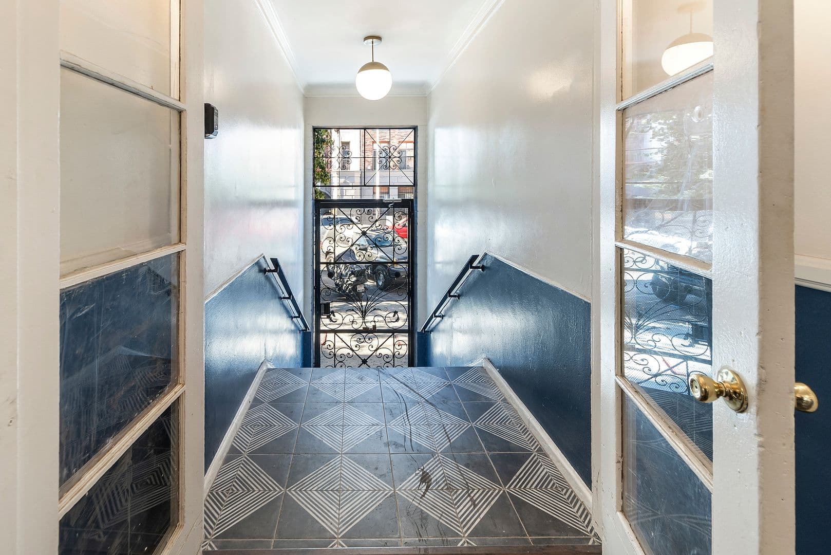 Los Angeles Apartment: 750 S Normandie Avenue