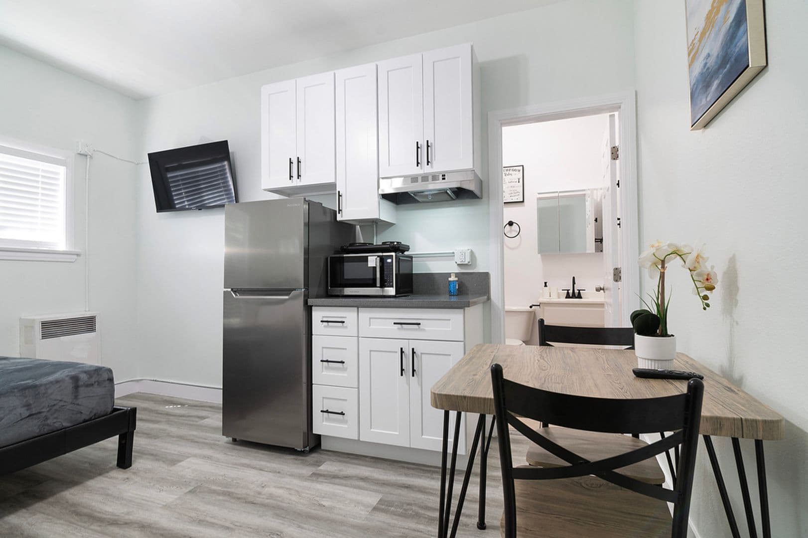 Los Angeles Apartment: 323 N Soto Street