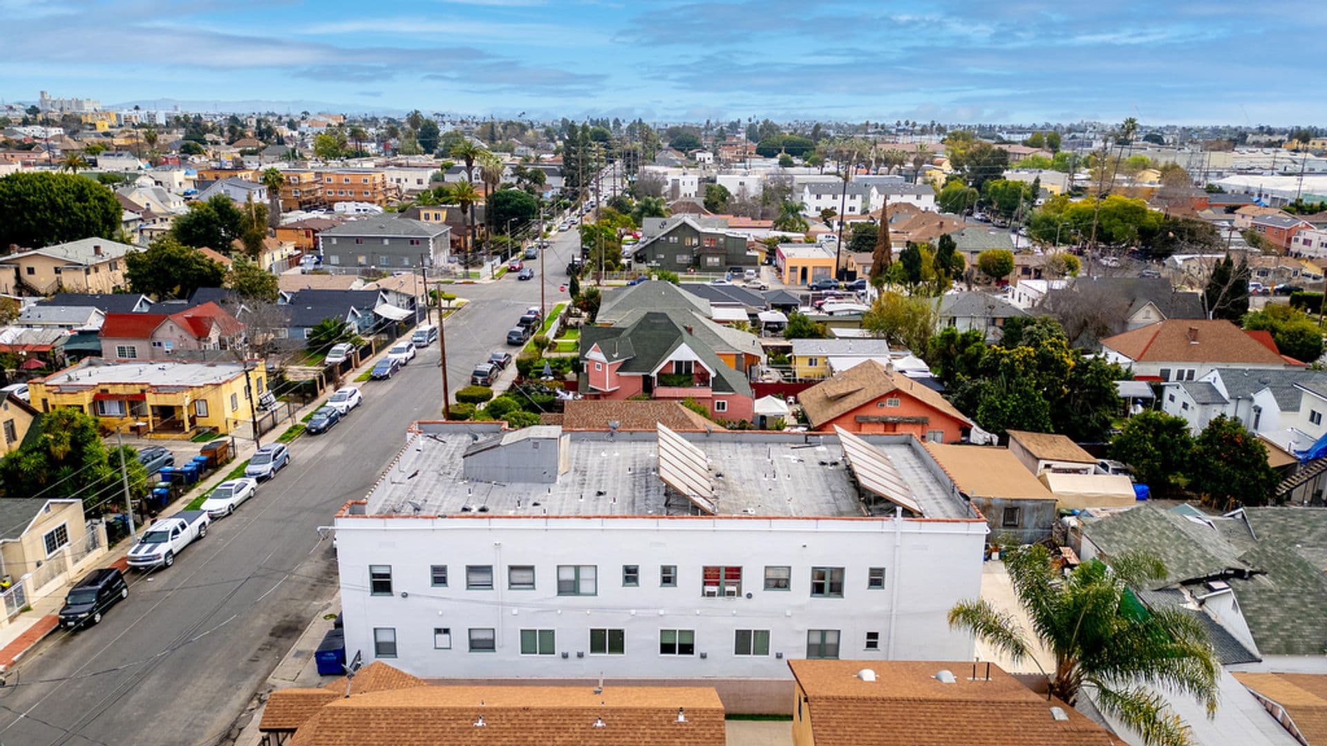 Los Angeles Apartment: 440 E 27th Street