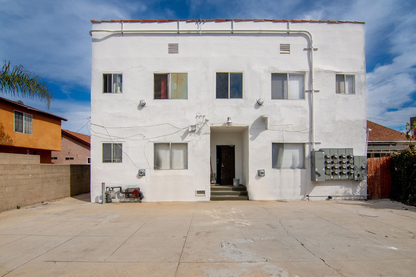 Los Angeles Apartment: 440 E 27th Street