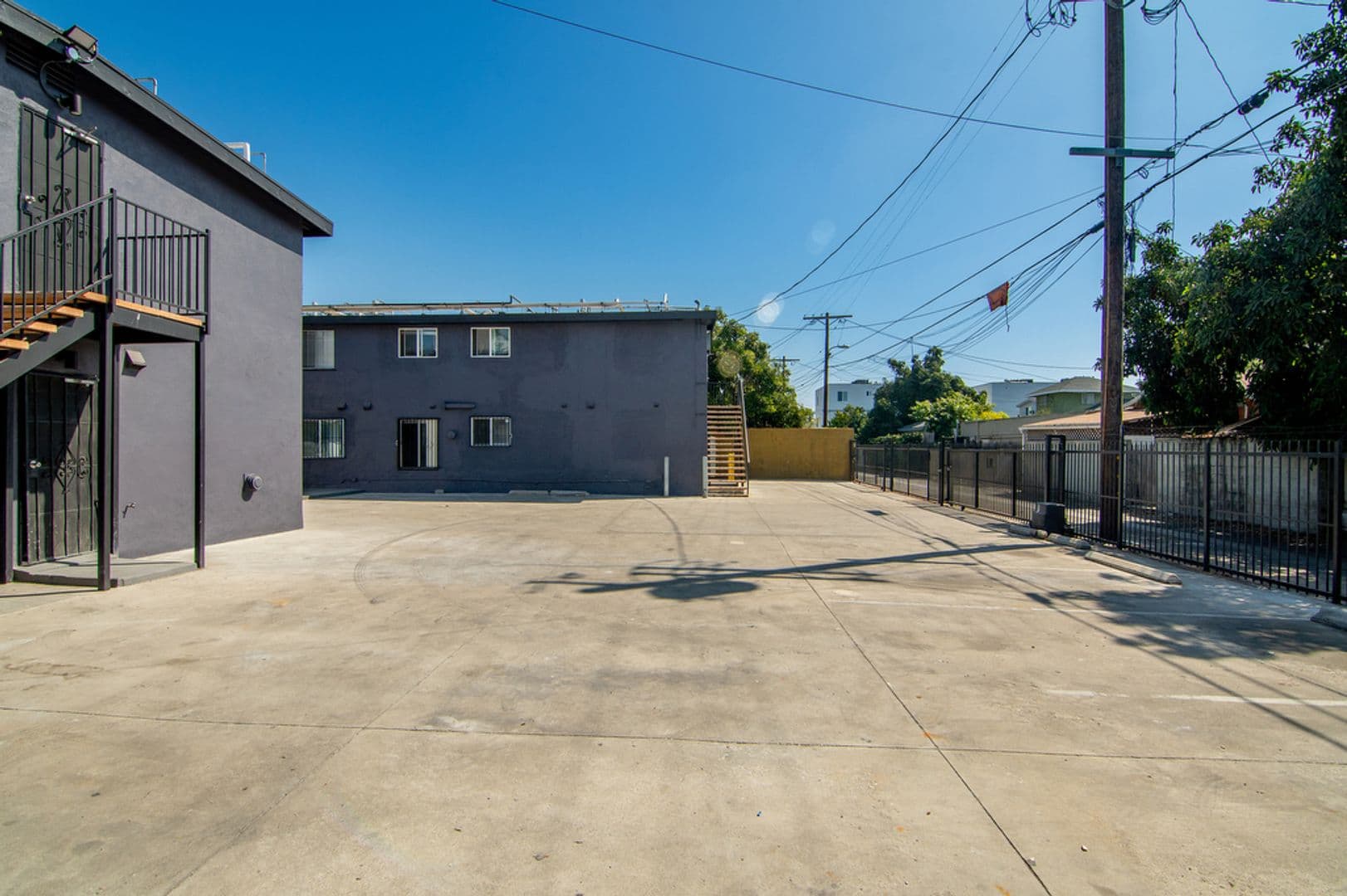 Los Angeles Apartment: 1864 Cordova Street