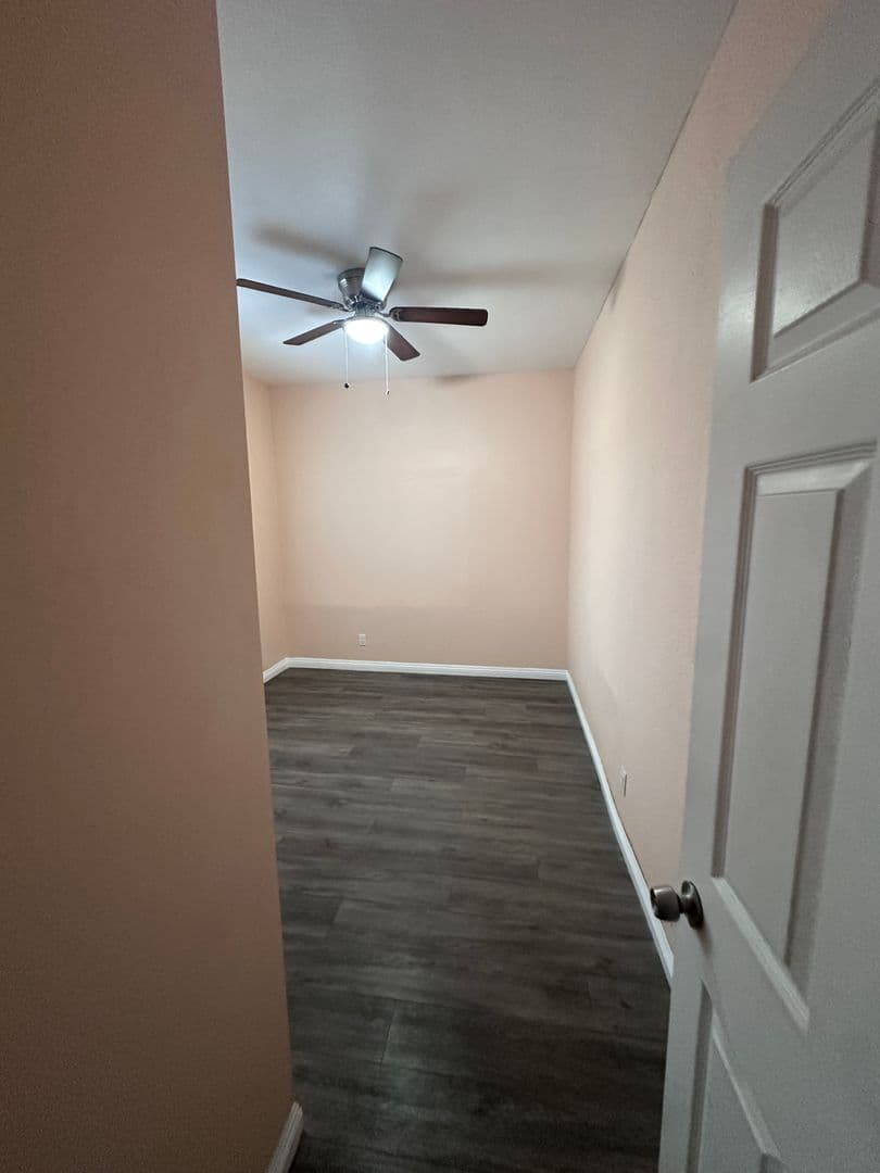 Los Angeles Apartment: 2426 Wabash Avenue