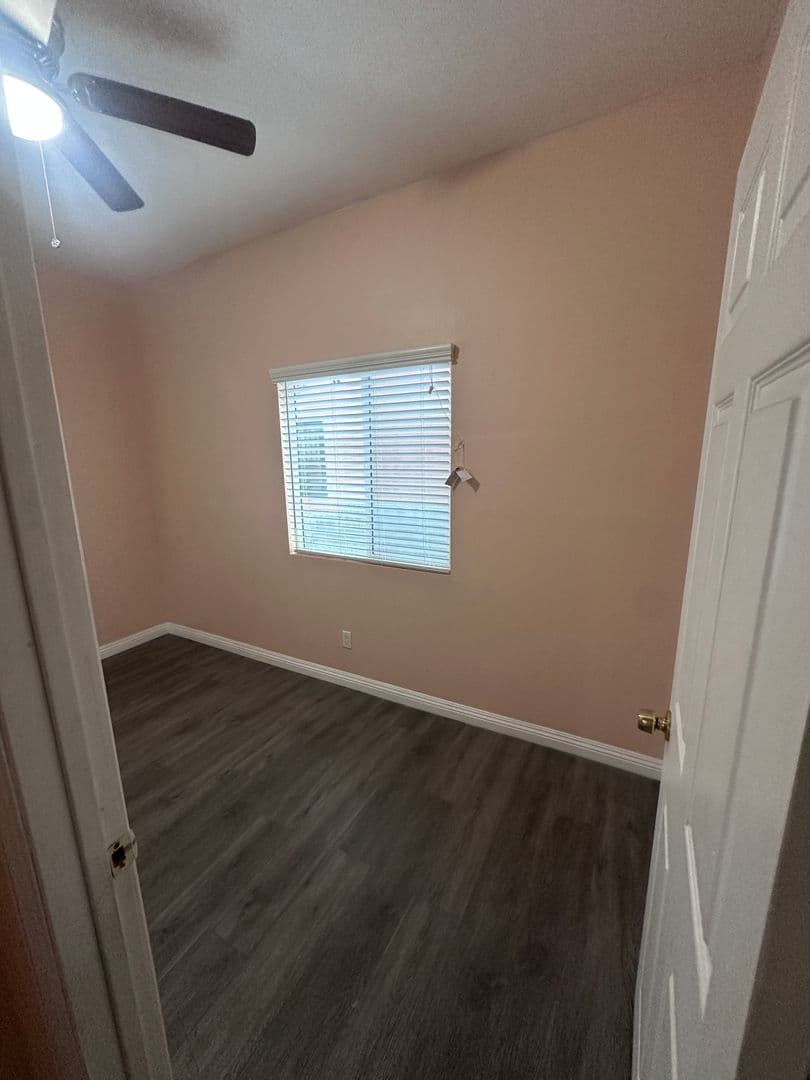 Los Angeles Apartment: 2426 Wabash Avenue