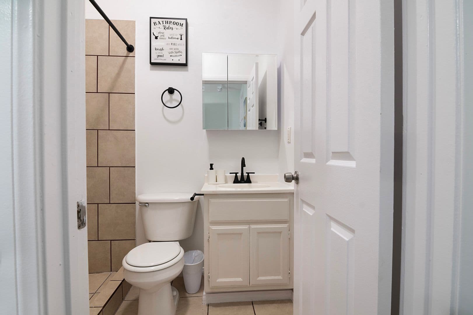 Los Angeles Apartment: 323 N Soto Street