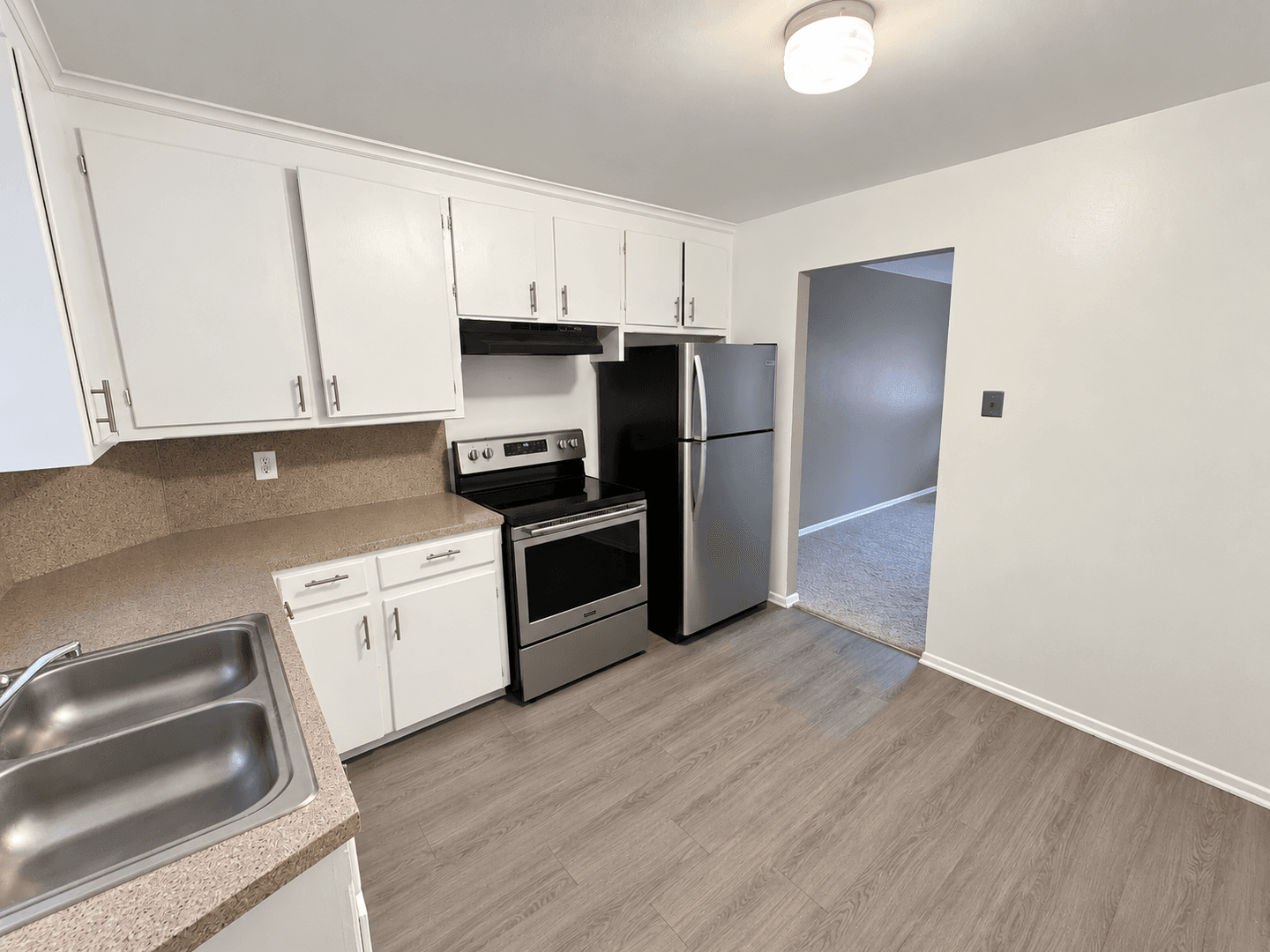Lakewood Apartment: 1115 Carr Street