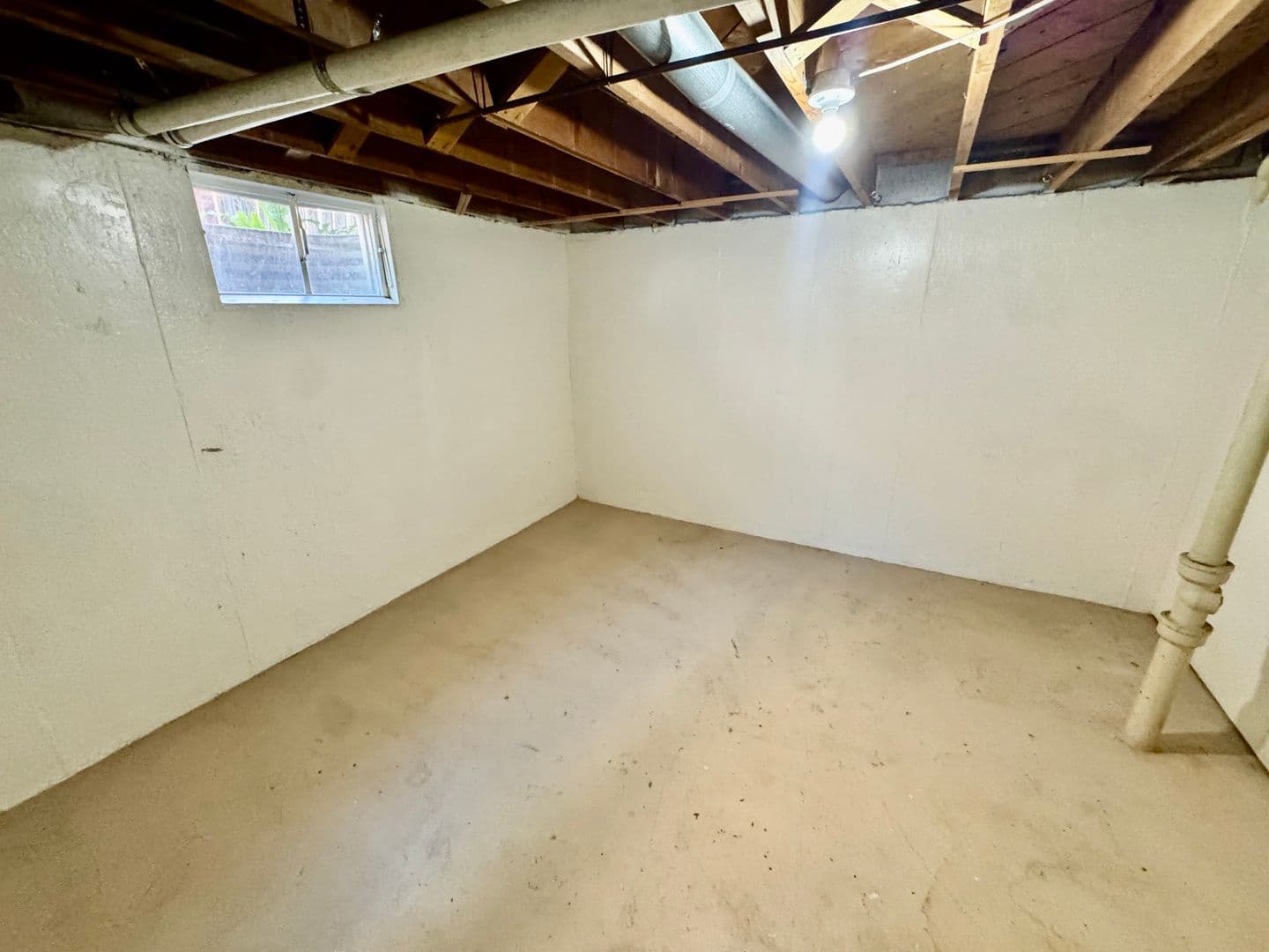 Lakewood Apartment: 1115 Carr Street