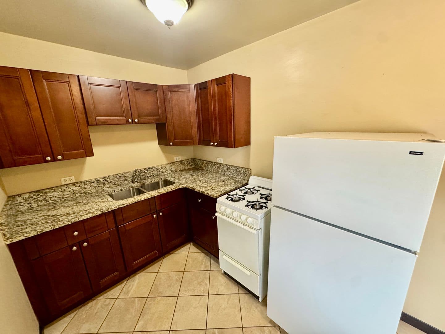 Denver Apartment: 1410 Poplar St